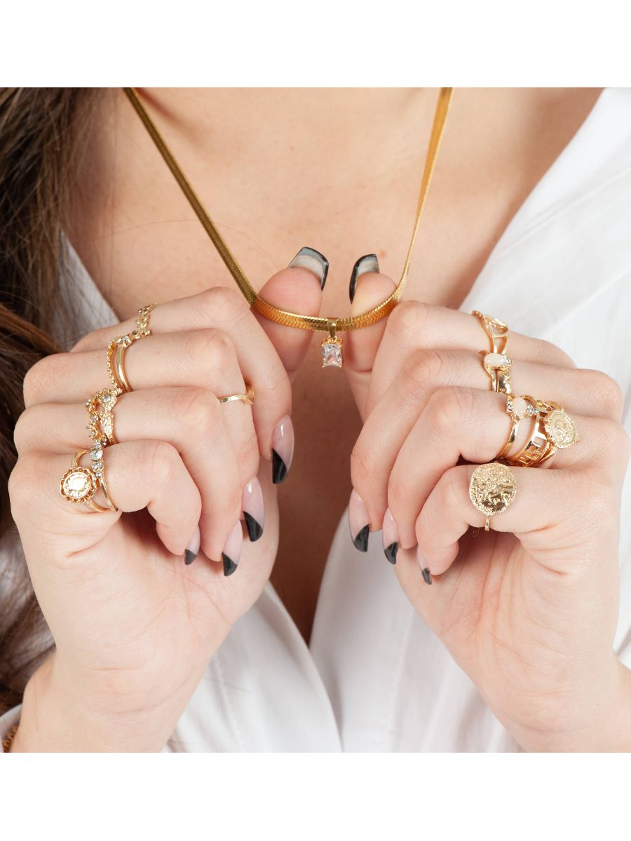 QUINZE RINGS