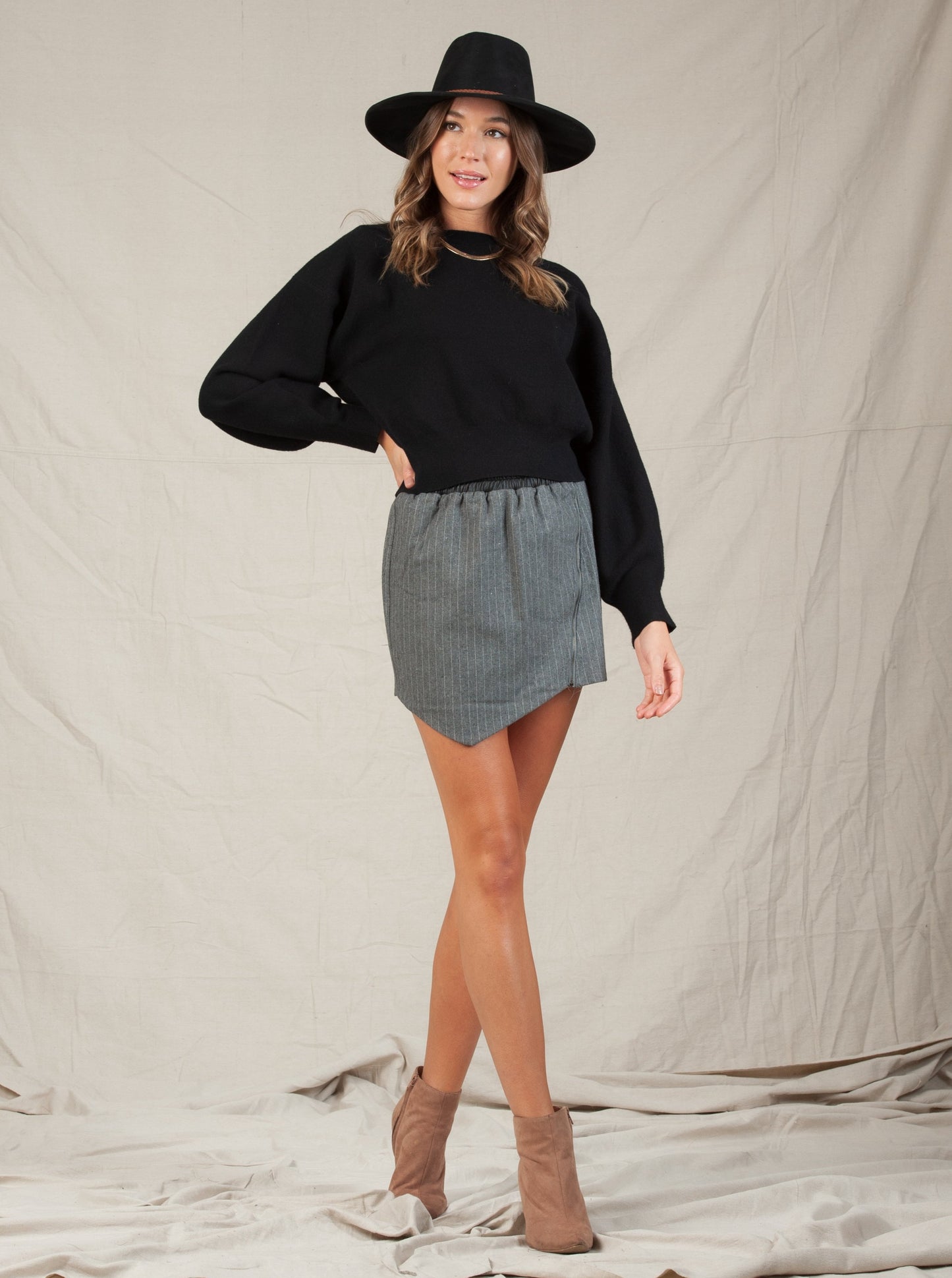 EMBER PIN STRIPE SKIRT-GREY
