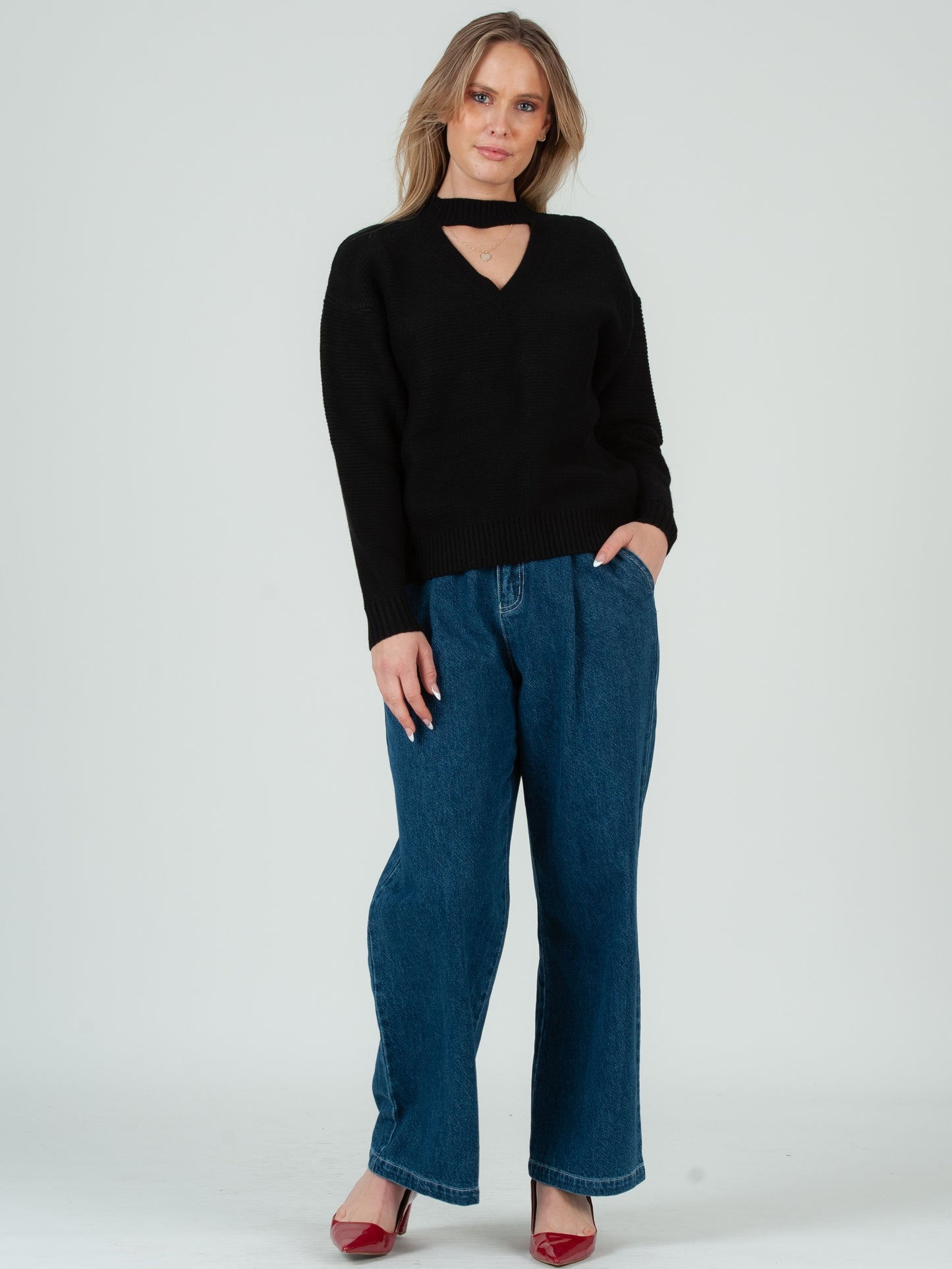 LIZZIE CUTOUT SWEATER-BLACK