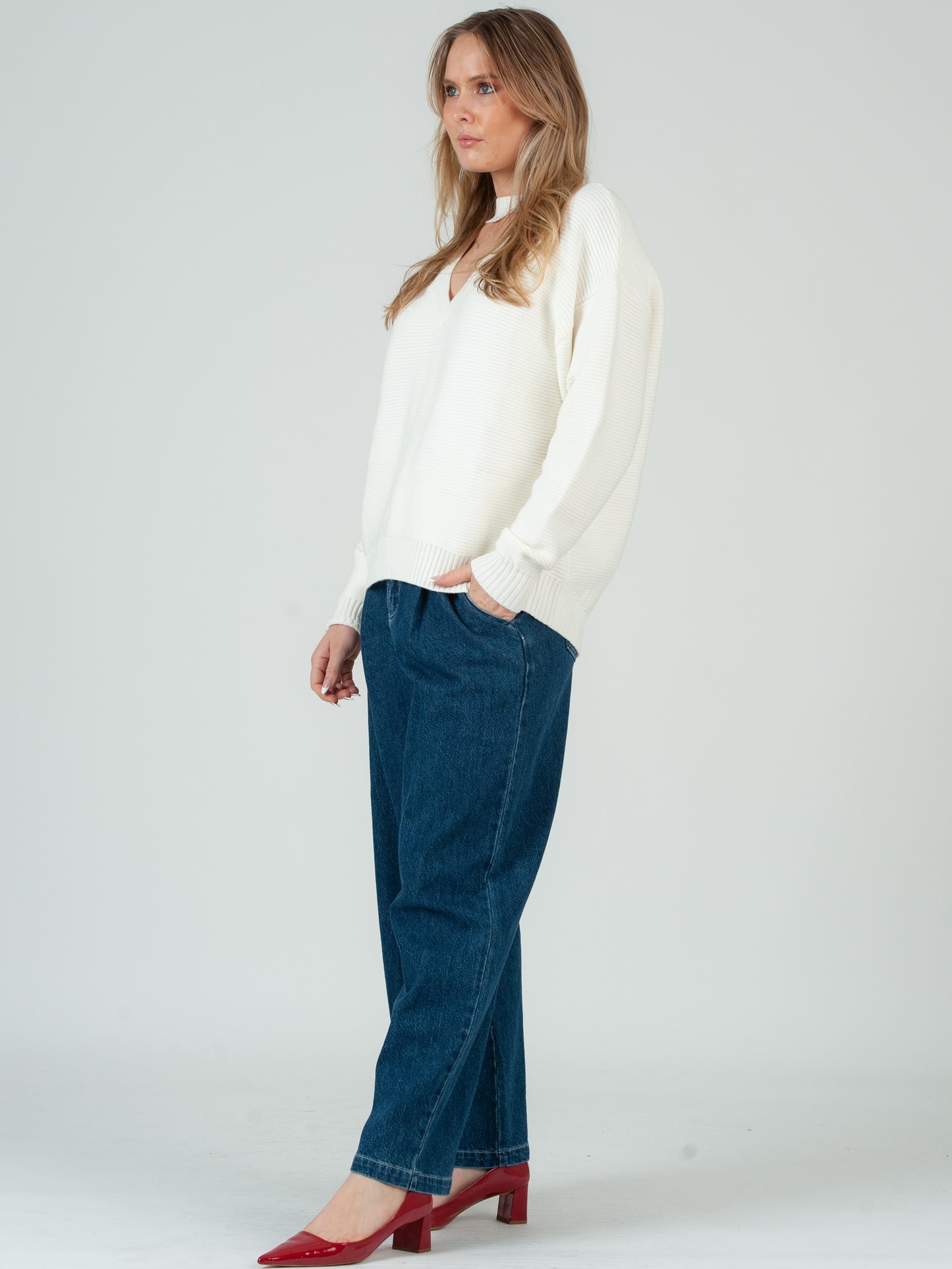 LIZZIE CUTOUT SWEATER-WHITE