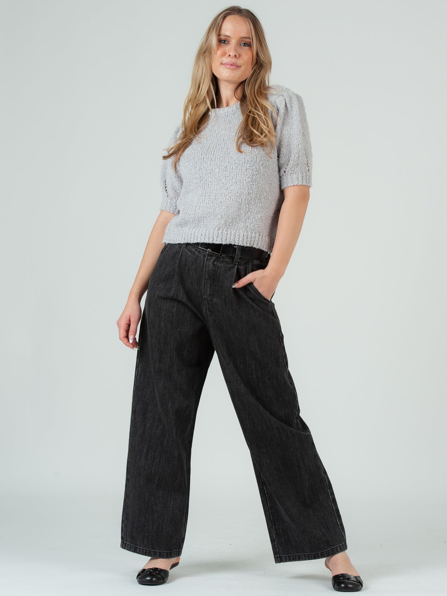 Women's Boucle Crew Neck Short Sleeve Sweater in Grey