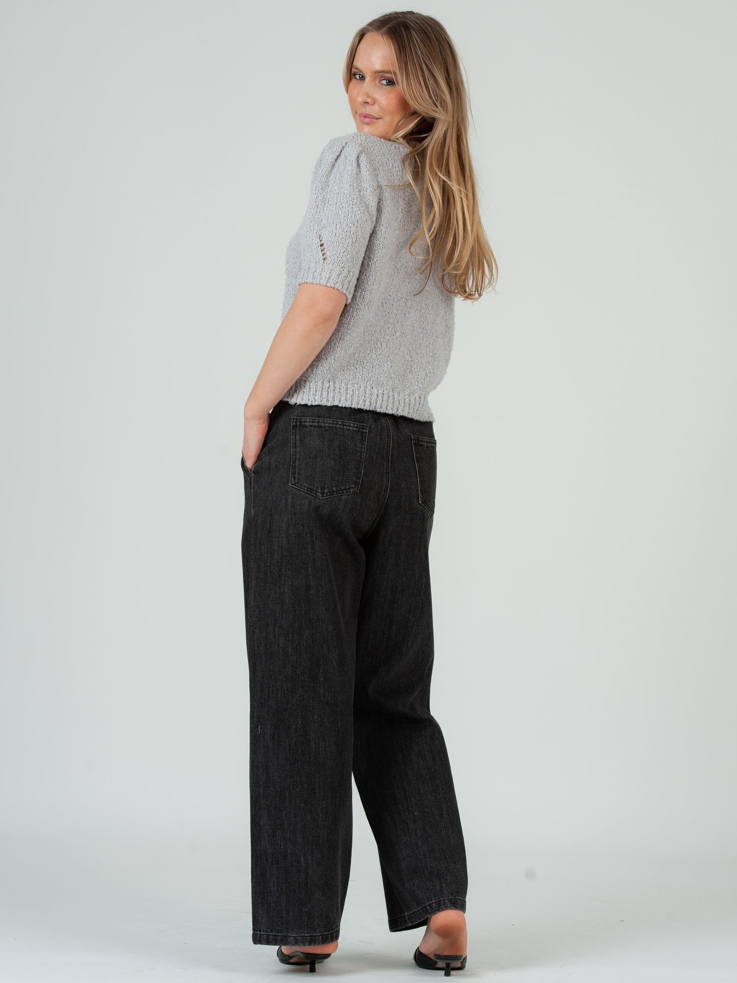 Women's Boucle Crew Neck Short Sleeve Sweater in Grey