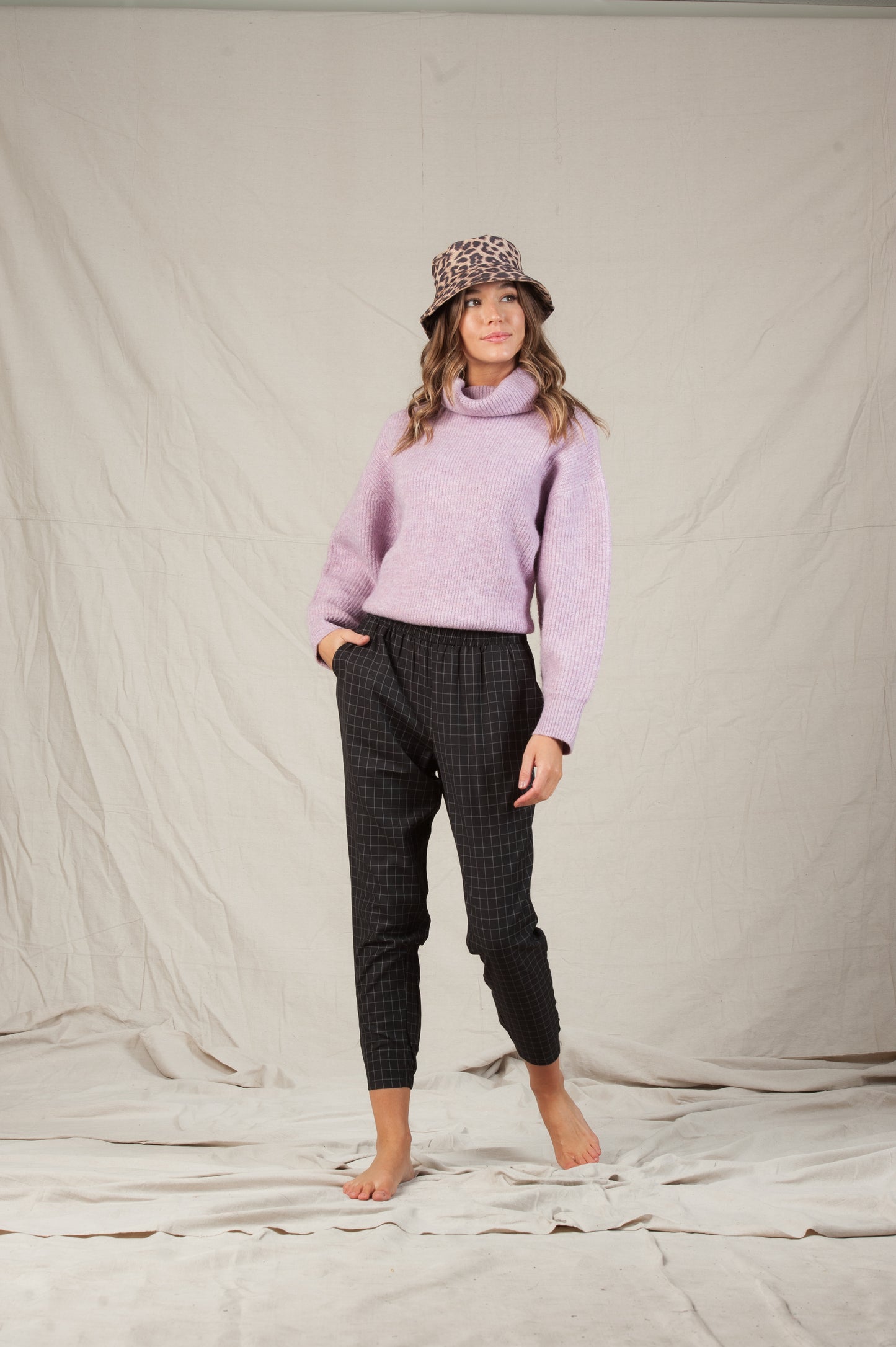 CHECK JOGGER PANTS-BLACK