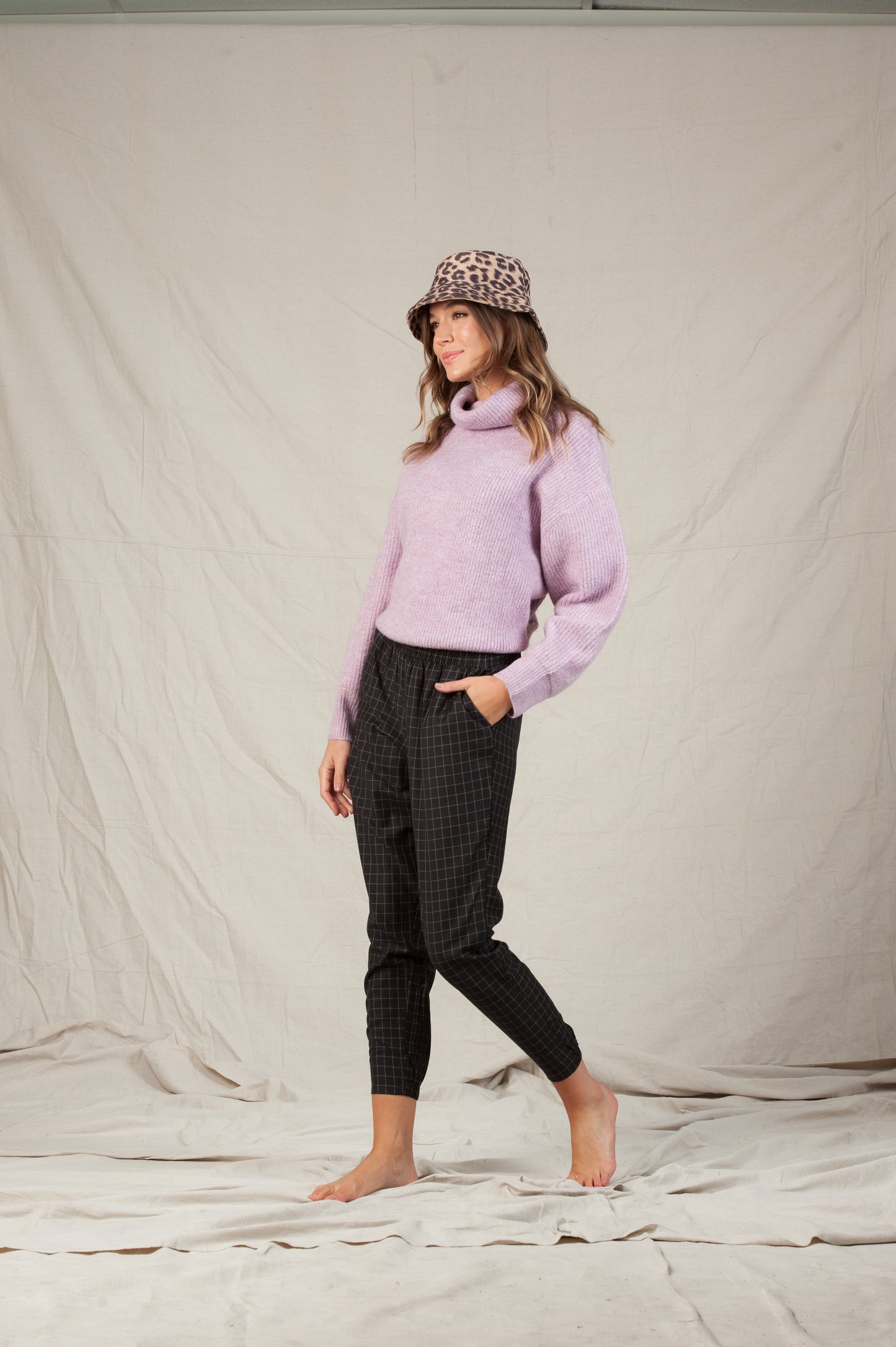 CHECK JOGGER PANTS-BLACK