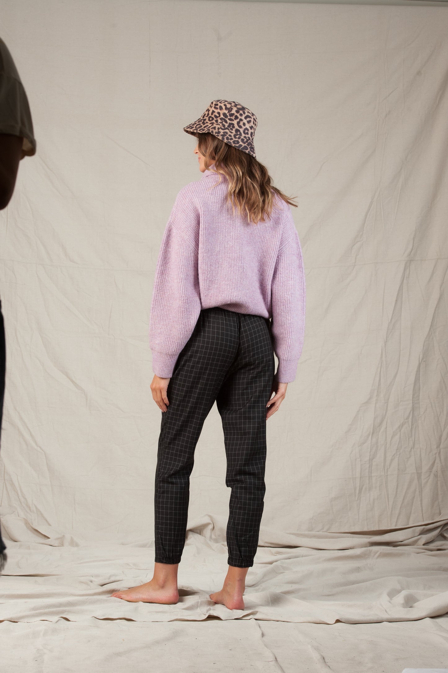 CHECK JOGGER PANTS-BLACK