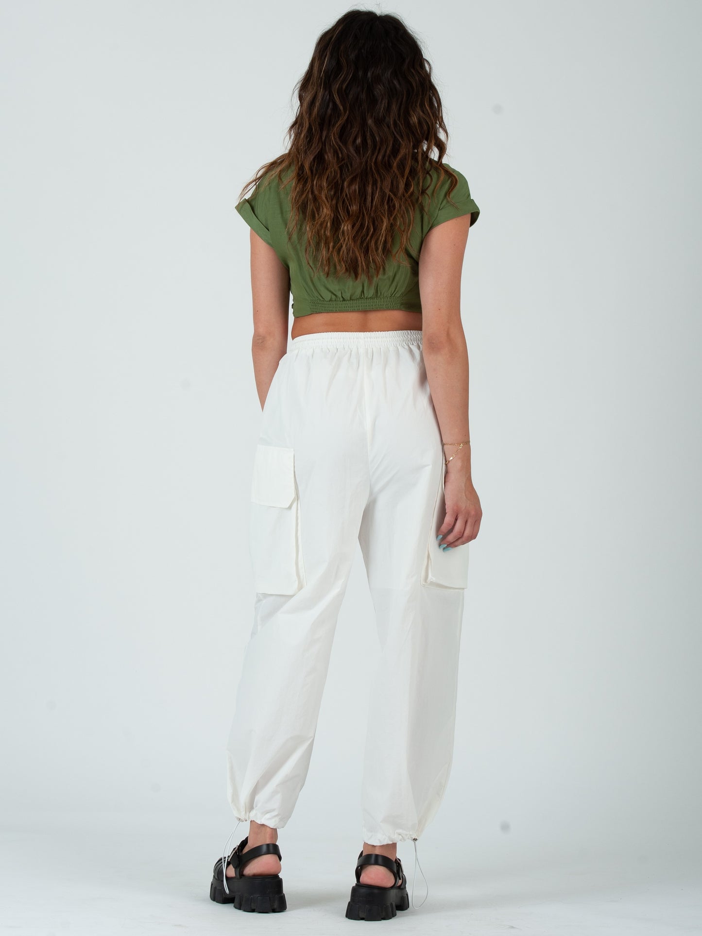 TWIST FRONT CROP TOP