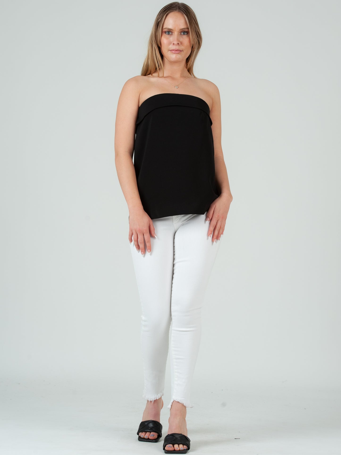 BLACK STRAPLESS TOP