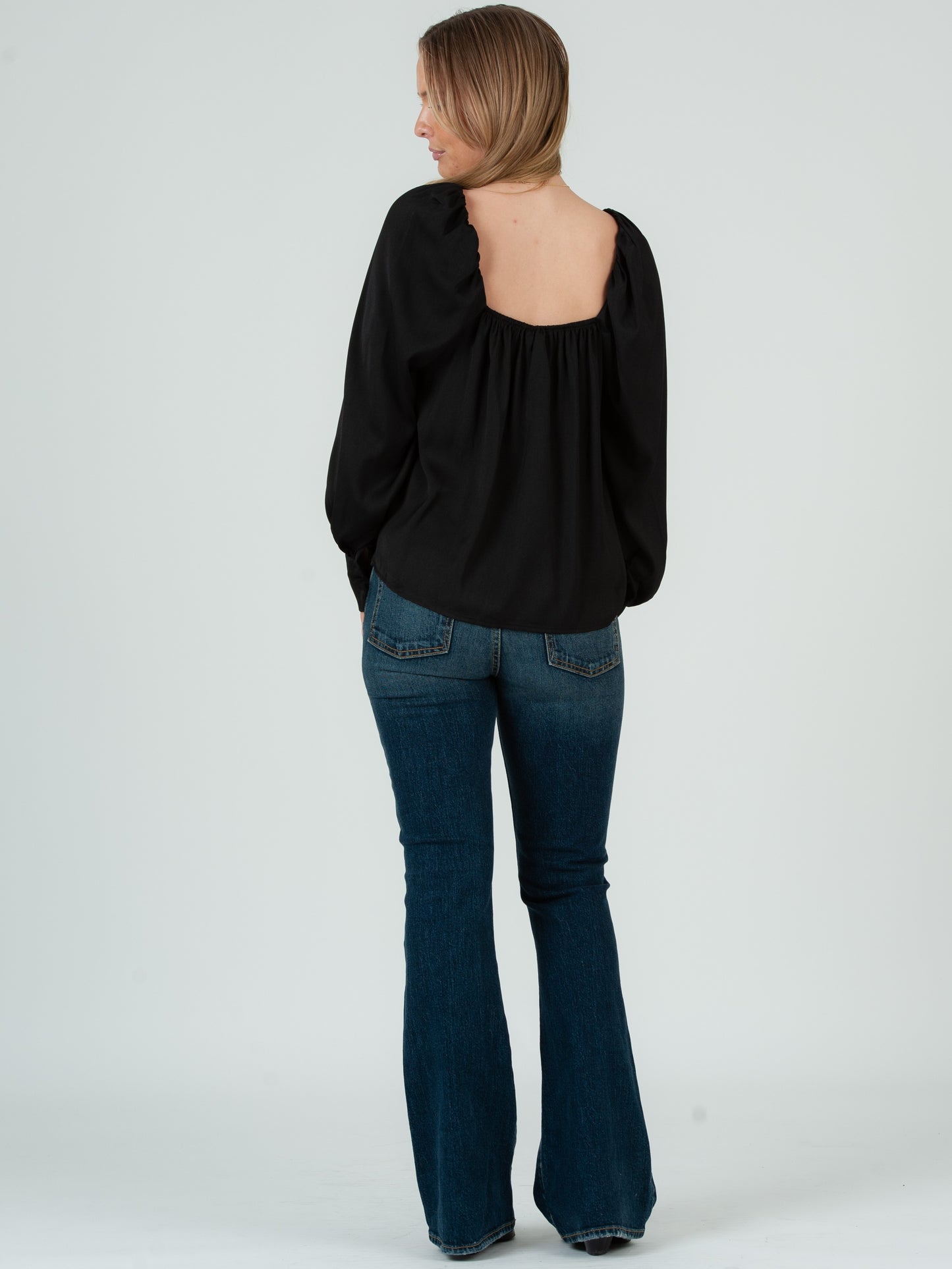 BLACK SWEETHEART TOP