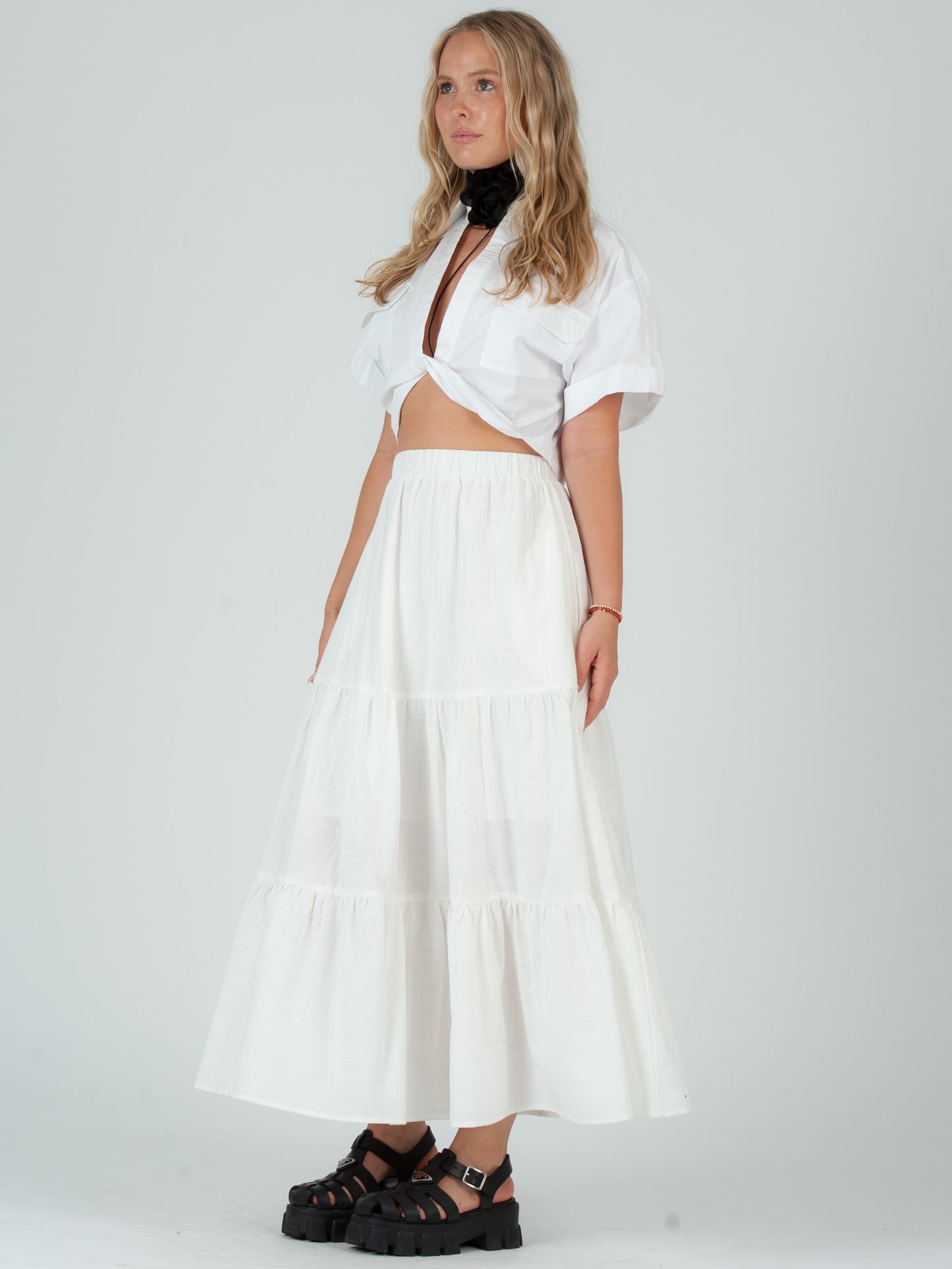 WHITE CROP TOP