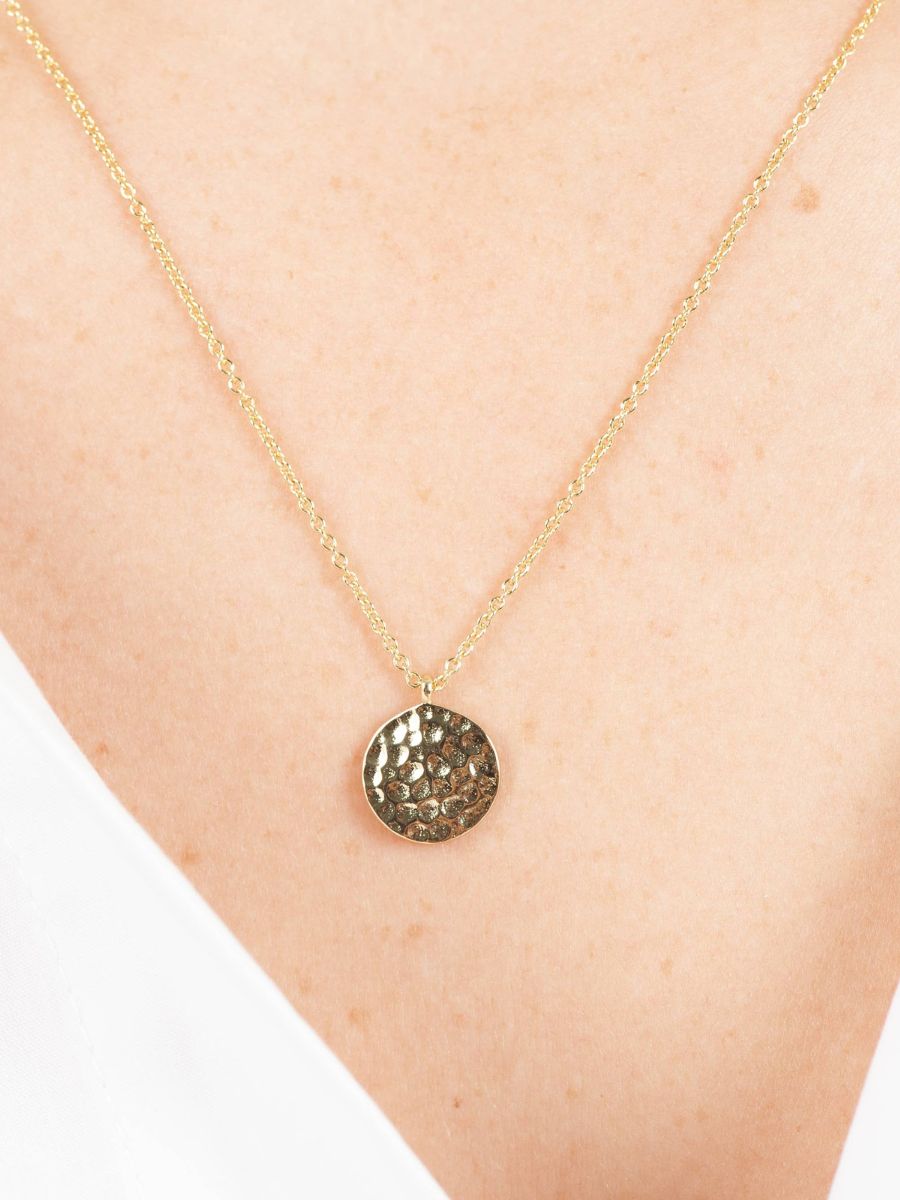 HAMMERED CIRCLE PENDANT NECKLACE