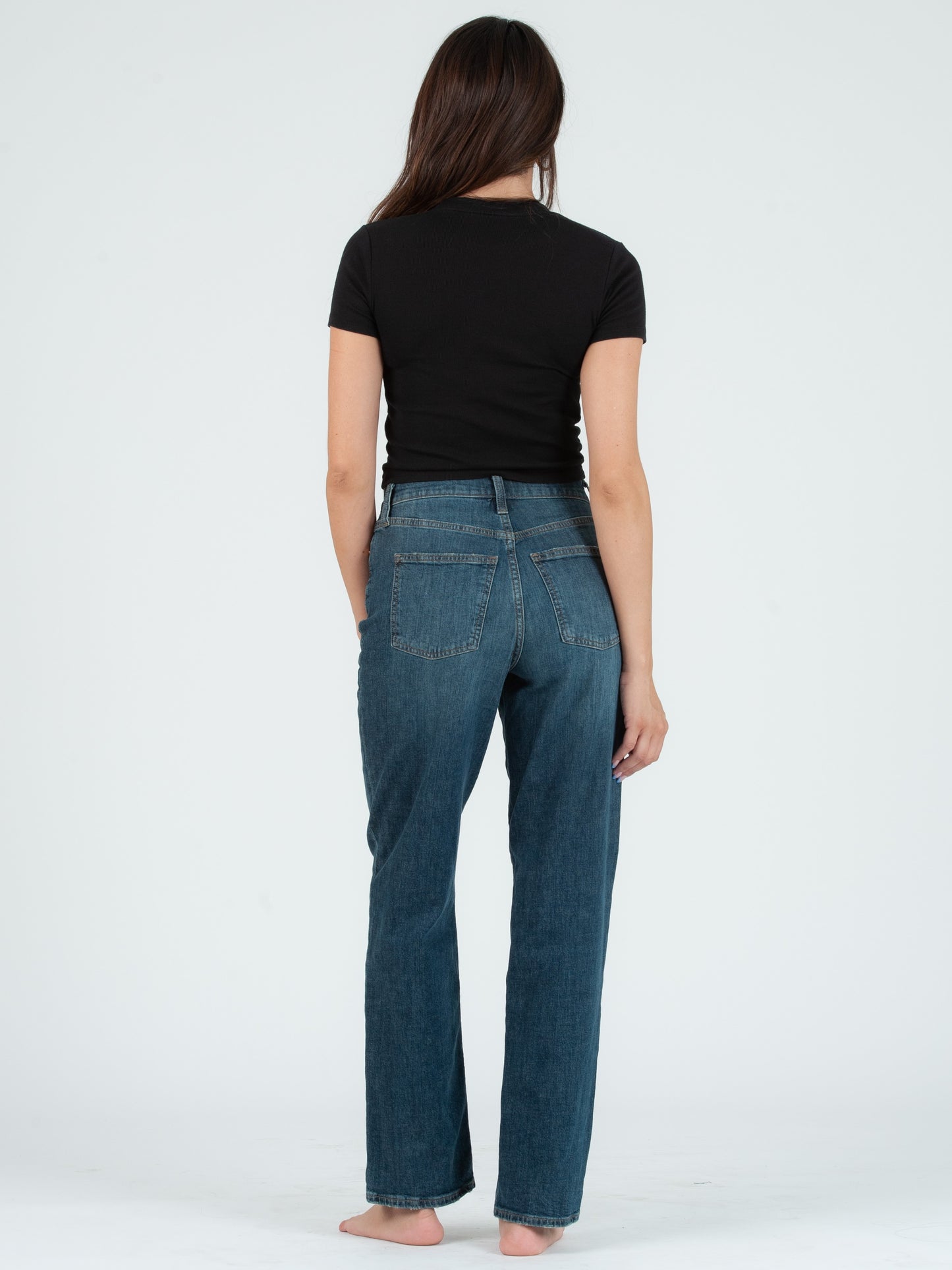 NICOLE ROUND NECK CROPPED TEE-BLACK
