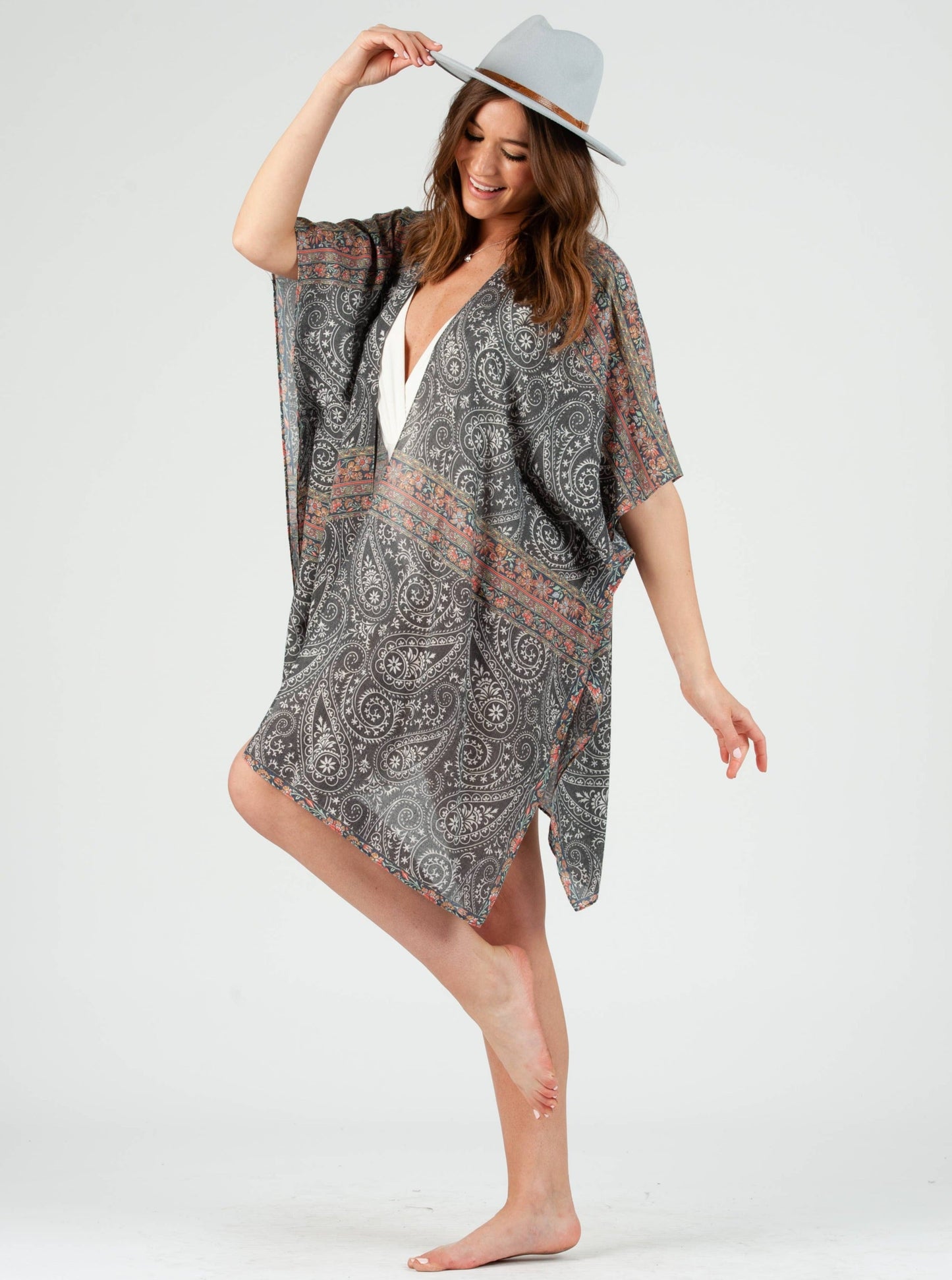 PAISLEY PRINTED KIMONO-BLACK