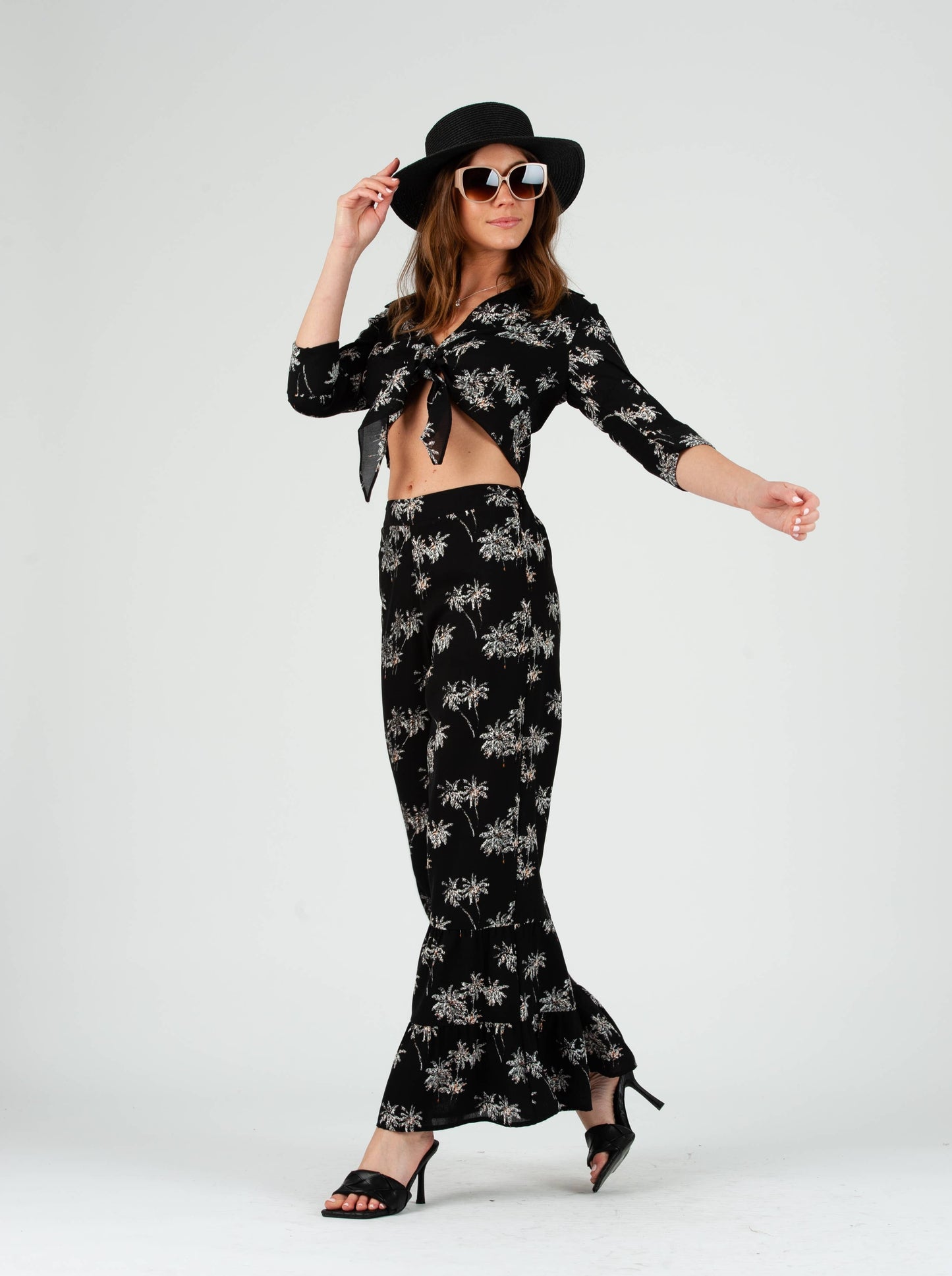 NIXIE TIE FRONT TOP - BLACK PALM