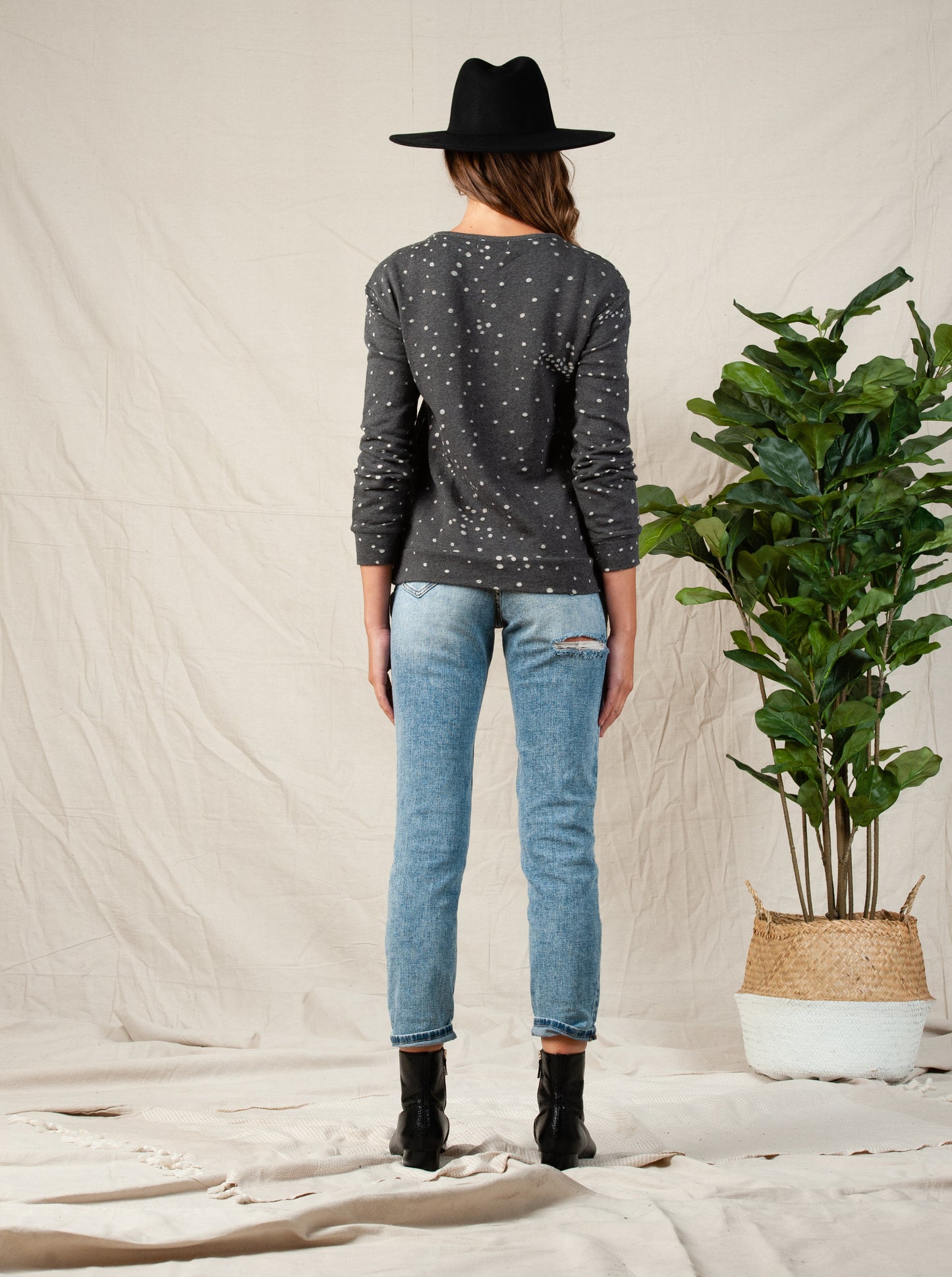 CROSSROADS DISTRESSED SWEATSHIRT