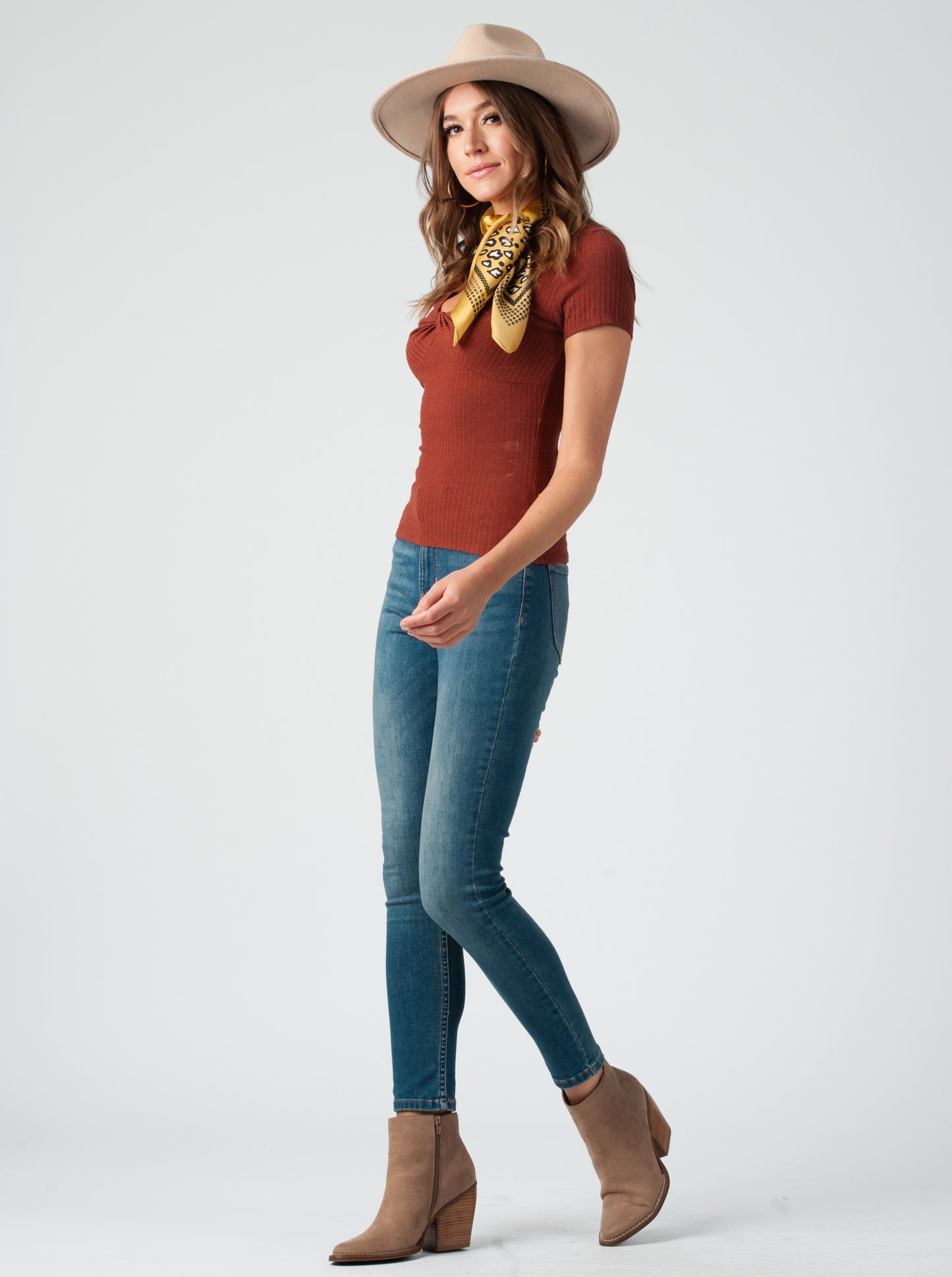 AFTON RIBBED V NECK TEE-SIENNA