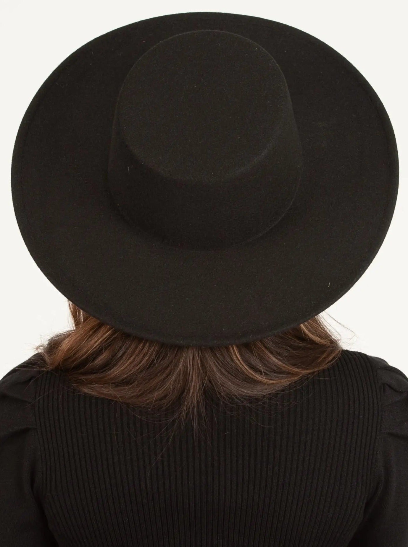 BLACK BOATER HAT