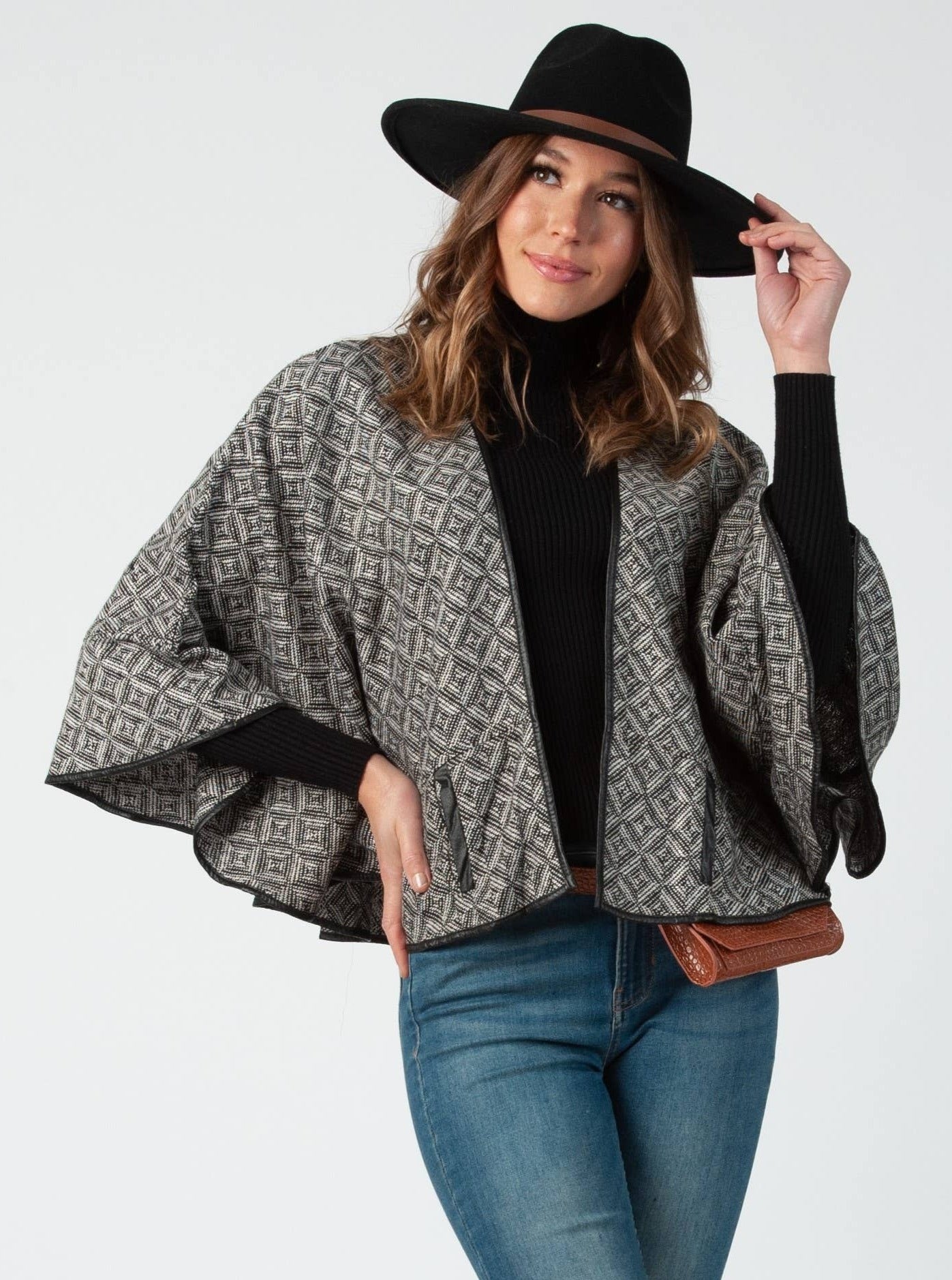 GEO CAPE WITH FAUX LEATHER TRIM-BW