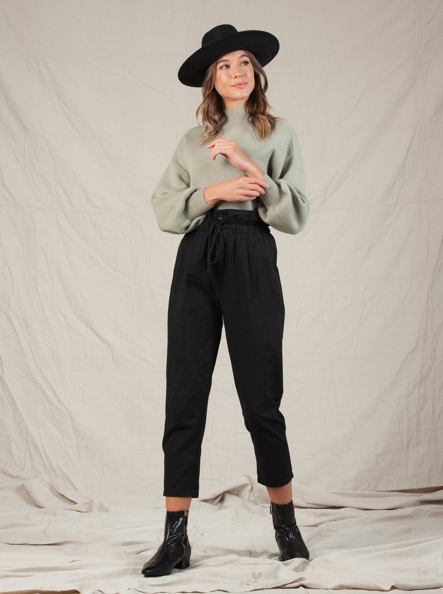 ABELLA PAPERBAG TROUSERS-BLACK