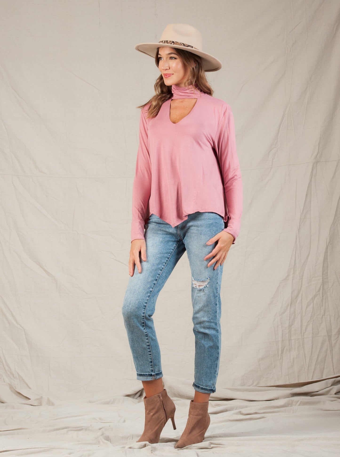 ELSA TURTLE NECK CUTOUT TOP