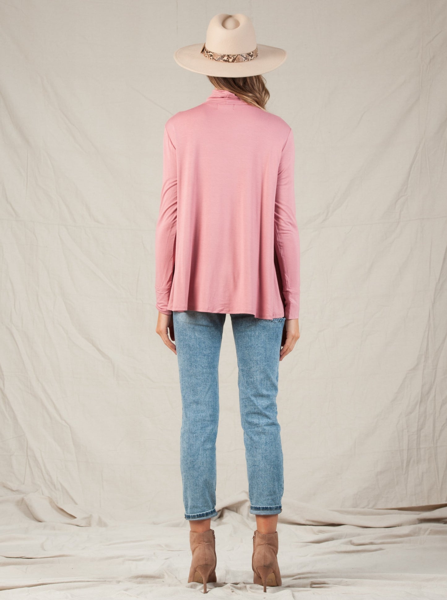 ELSA TURTLE NECK CUTOUT TOP