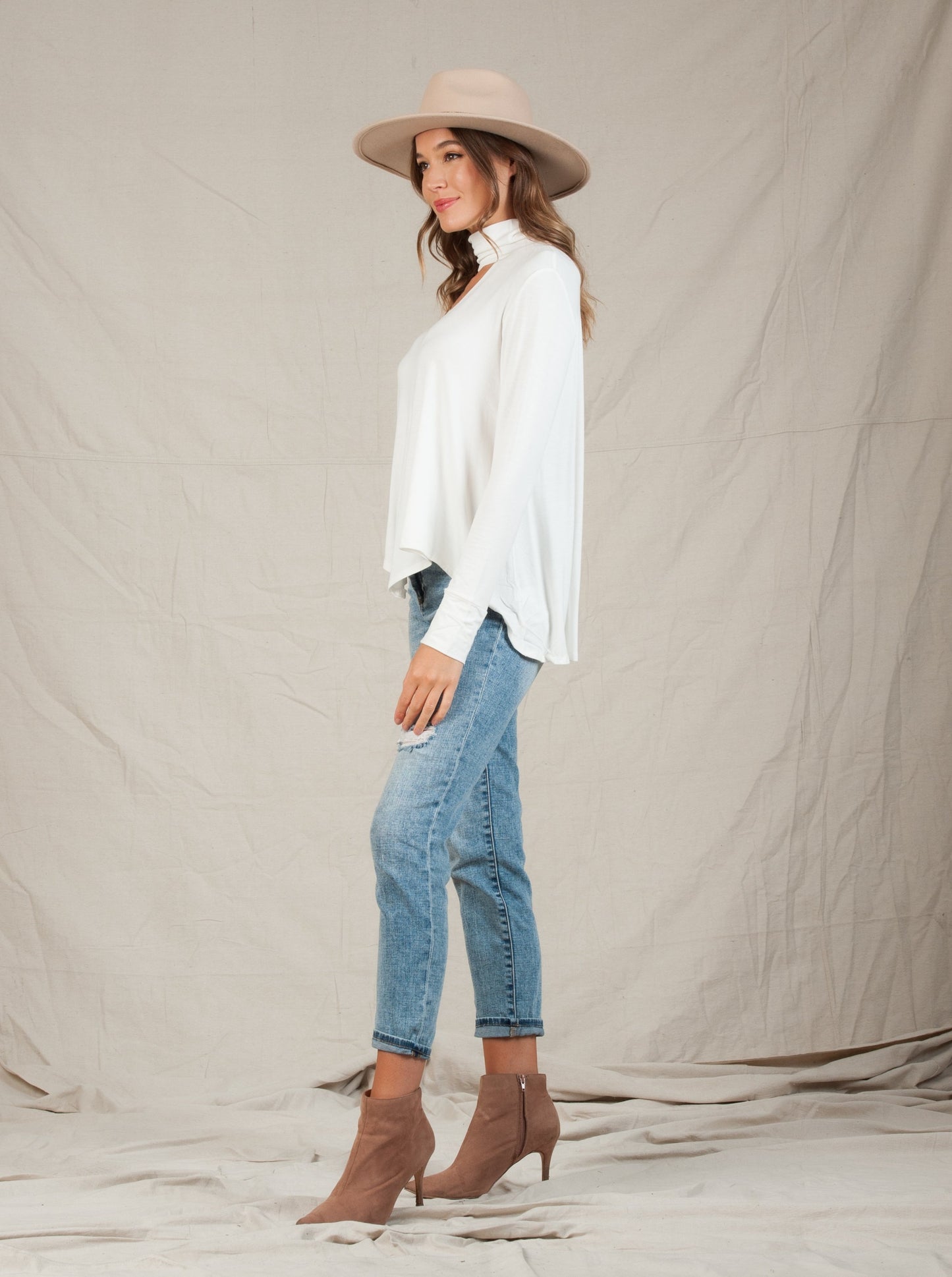 ELSA TURTLE NECK CUTOUT TOP