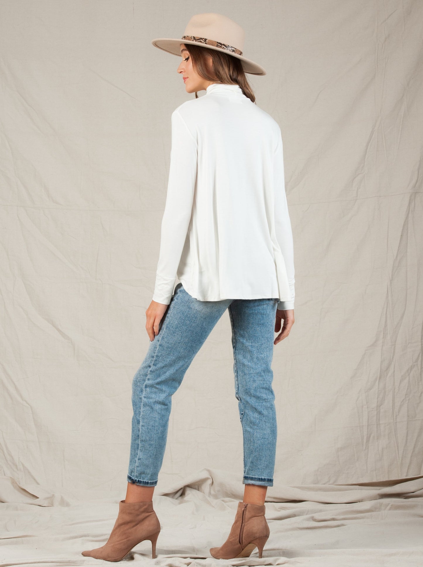 ELSA TURTLE NECK CUTOUT TOP