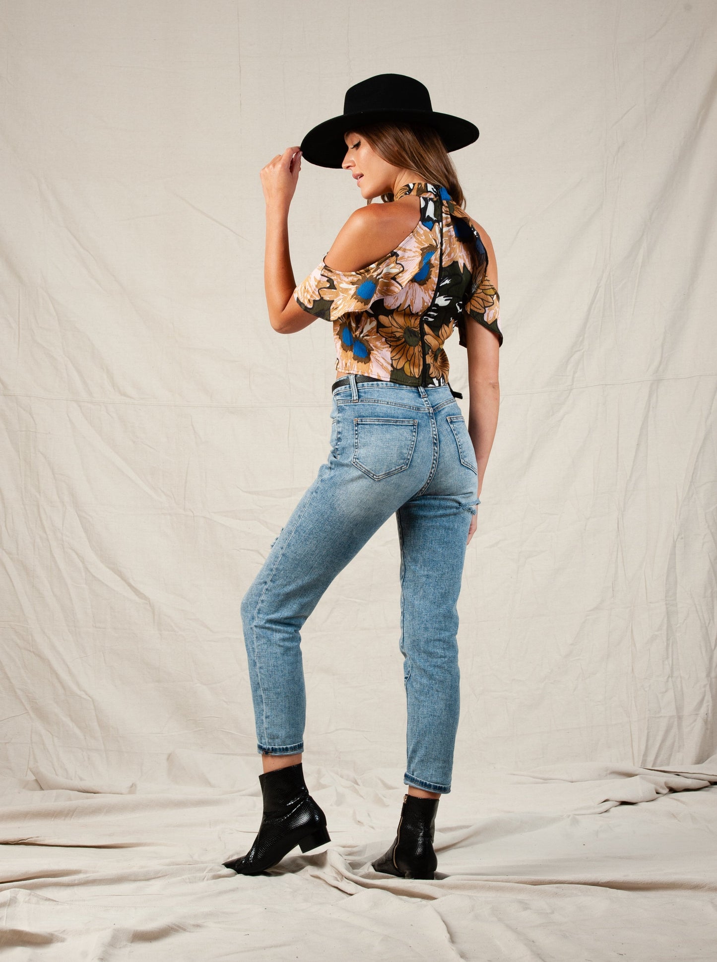ARIA COLD SHOULDER CROP TOP-BLACK TAUPE FLORAL
