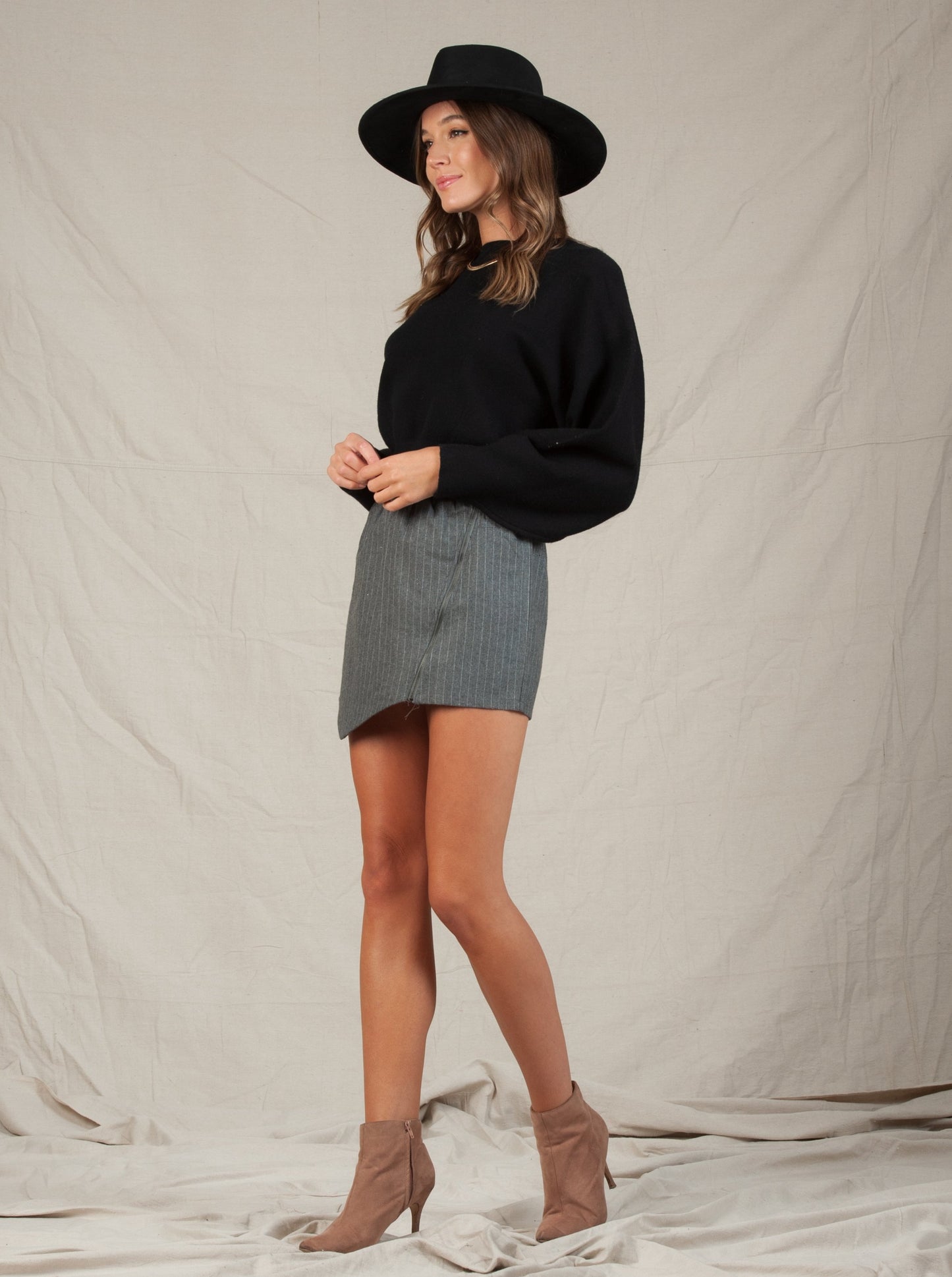 EMBER PIN STRIPE SKIRT-GREY