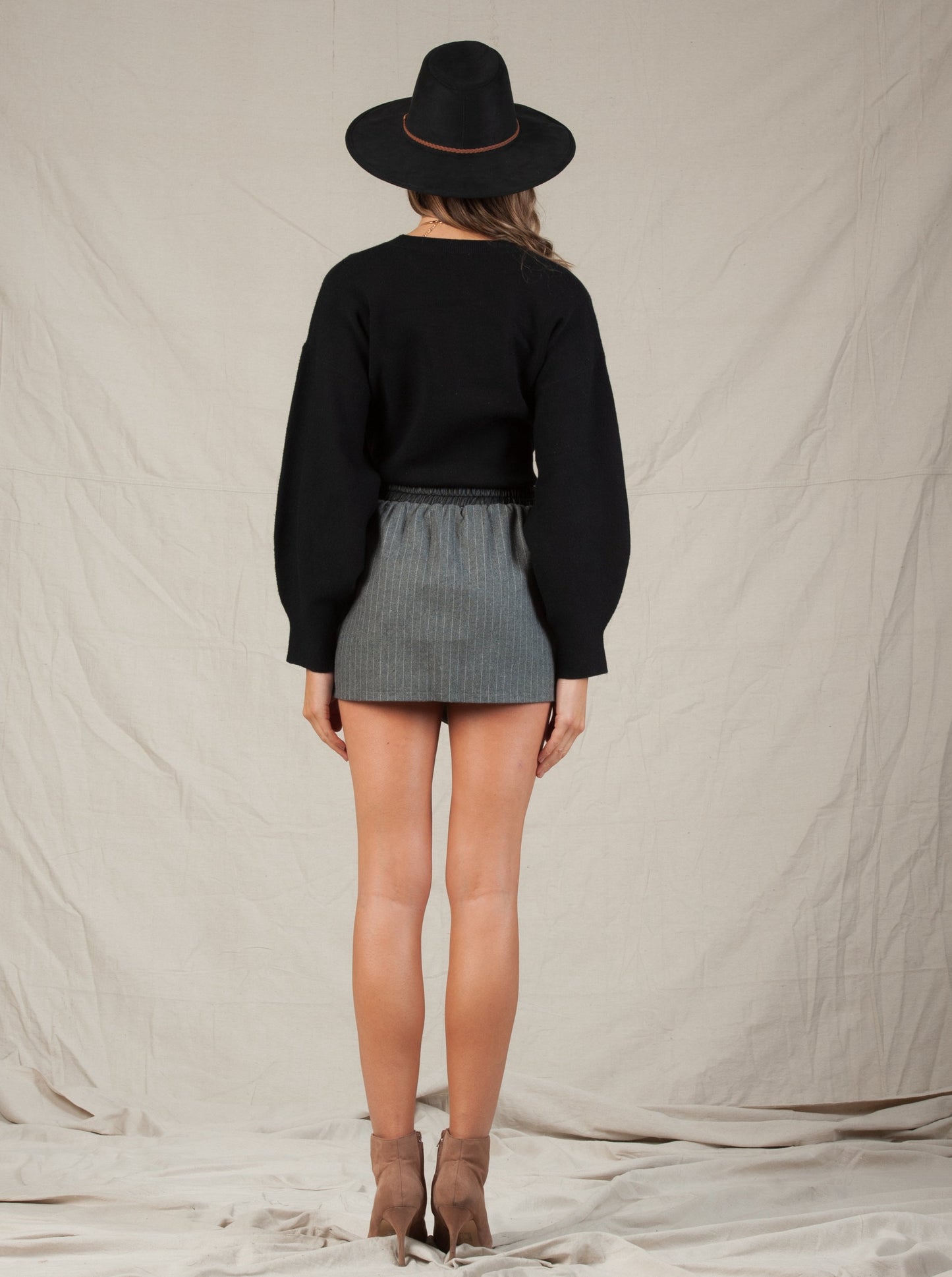 EMBER PIN STRIPE SKIRT-GREY