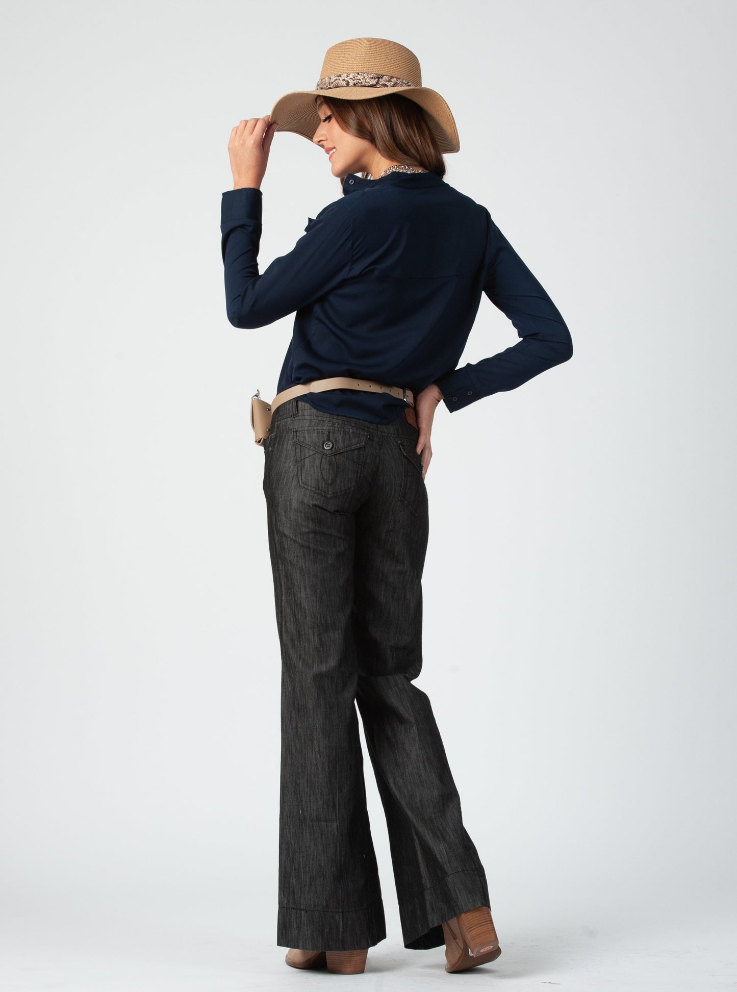 ELIZABETH RUFFLE BLOUSE-NAVY