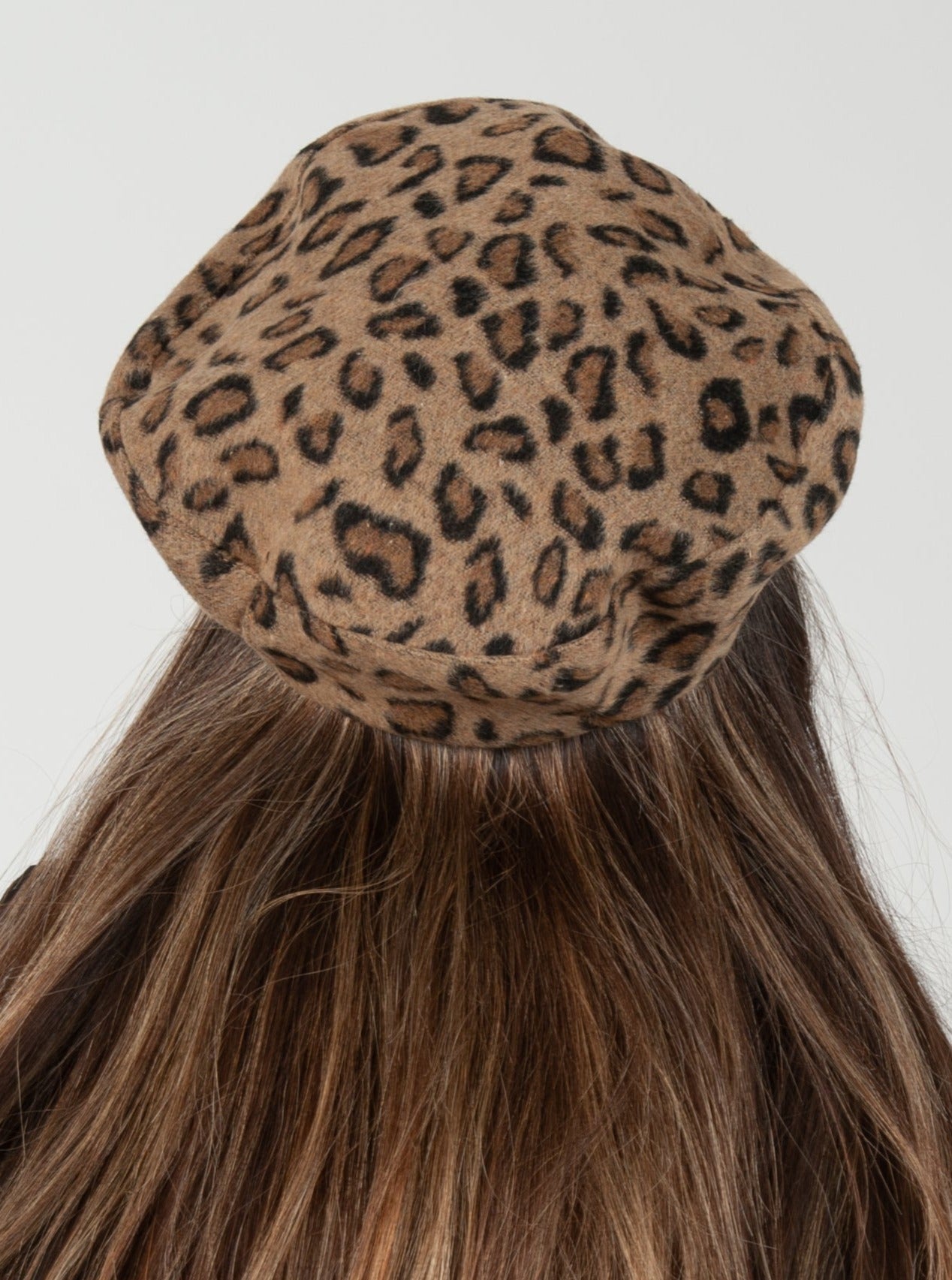GARRET ANIMAL PRINT BERET-TAN