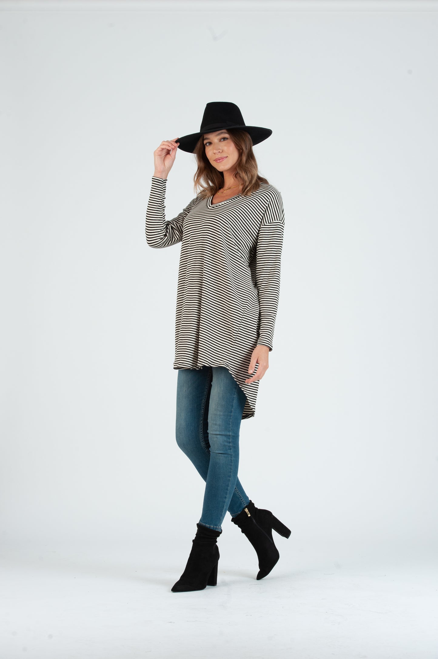 LINDA DROP SHOULDER TUNIC-WHT/BLK RIB STR