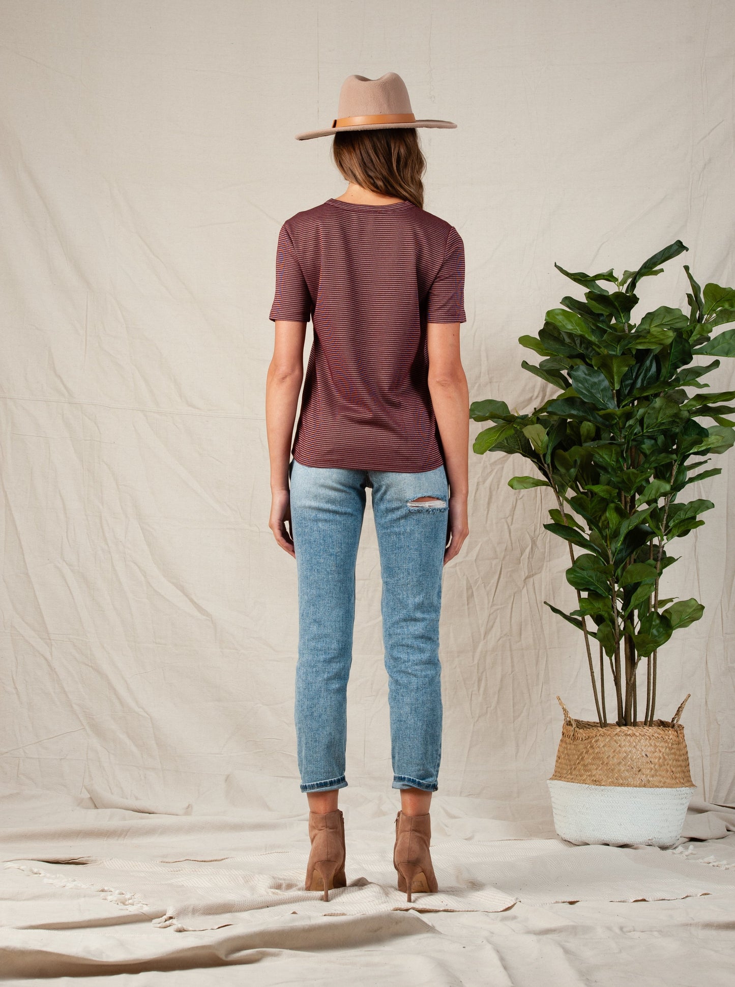 MIXED KNIT AND PLEATHER TEE-MAROON