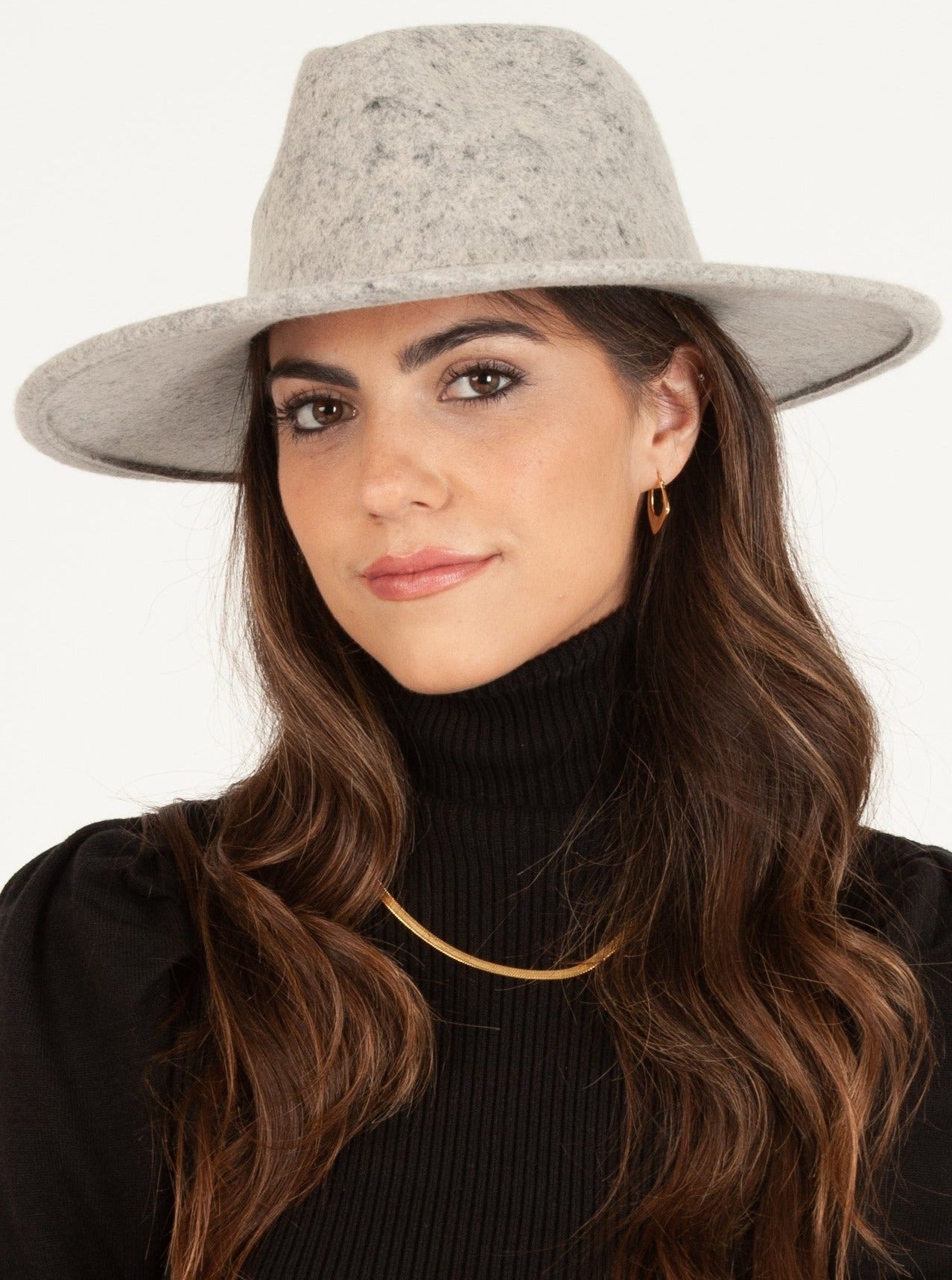 GREY FEDORA