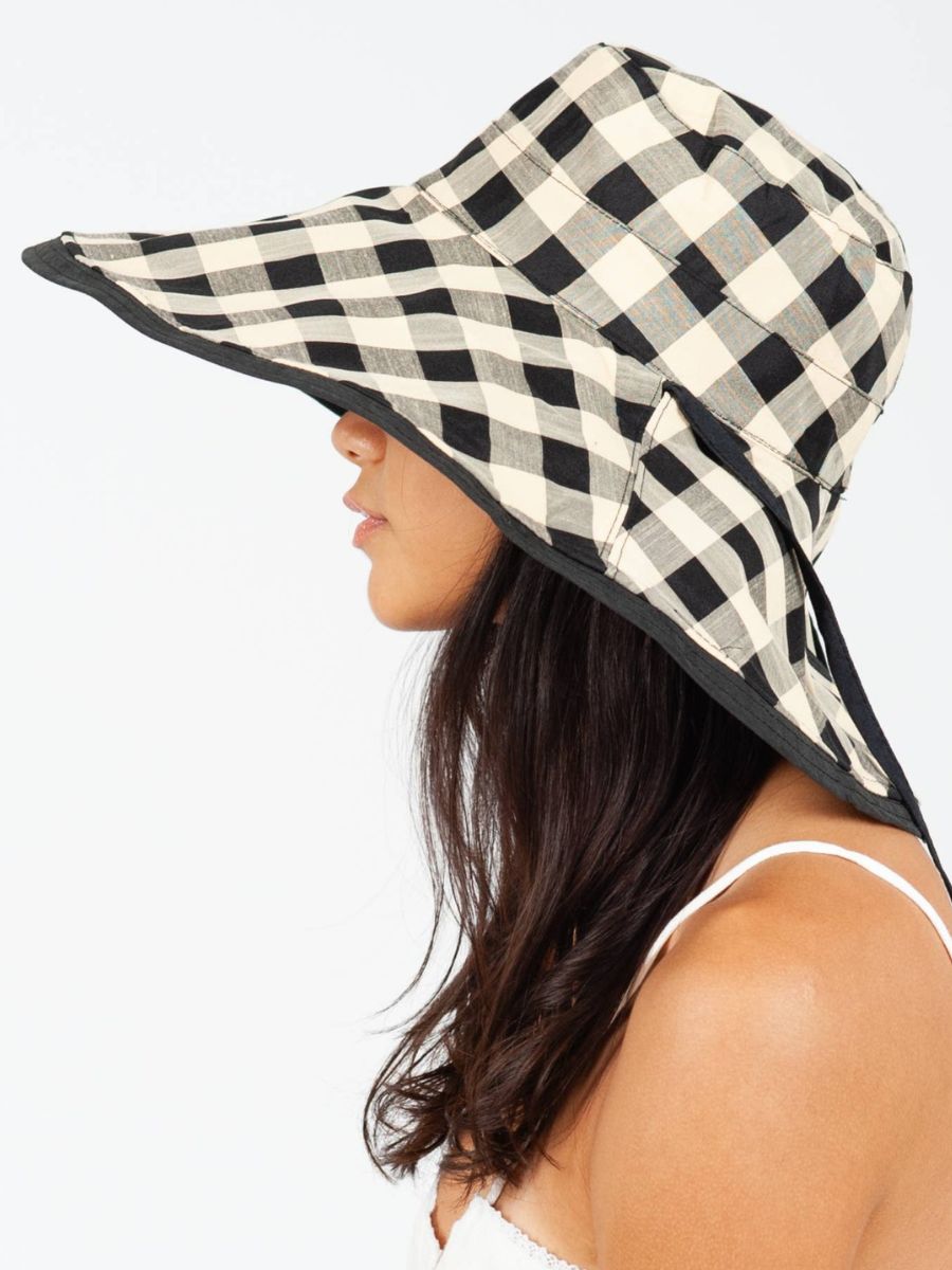 CHECKERED BUCKET HAT