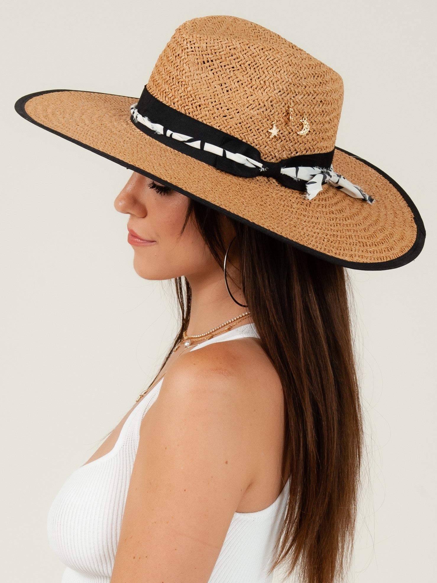 WIDE BRIM STRAW HAT