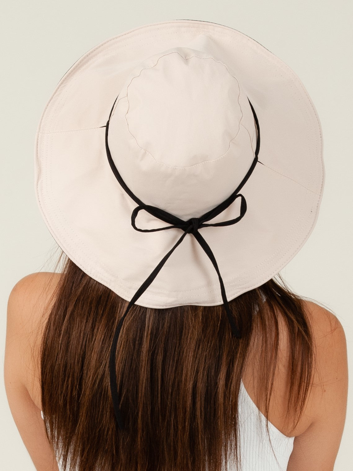 REVERSIBLE BUCKET HAT