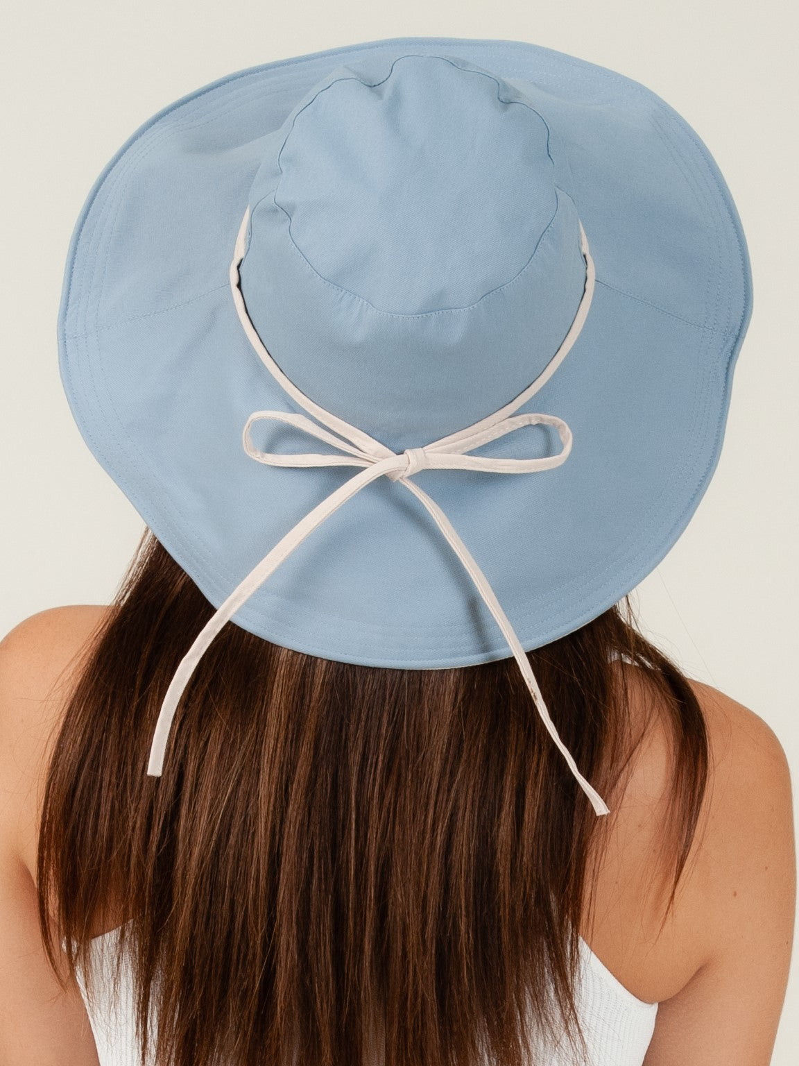 REVERSIBLE BUCKET HAT