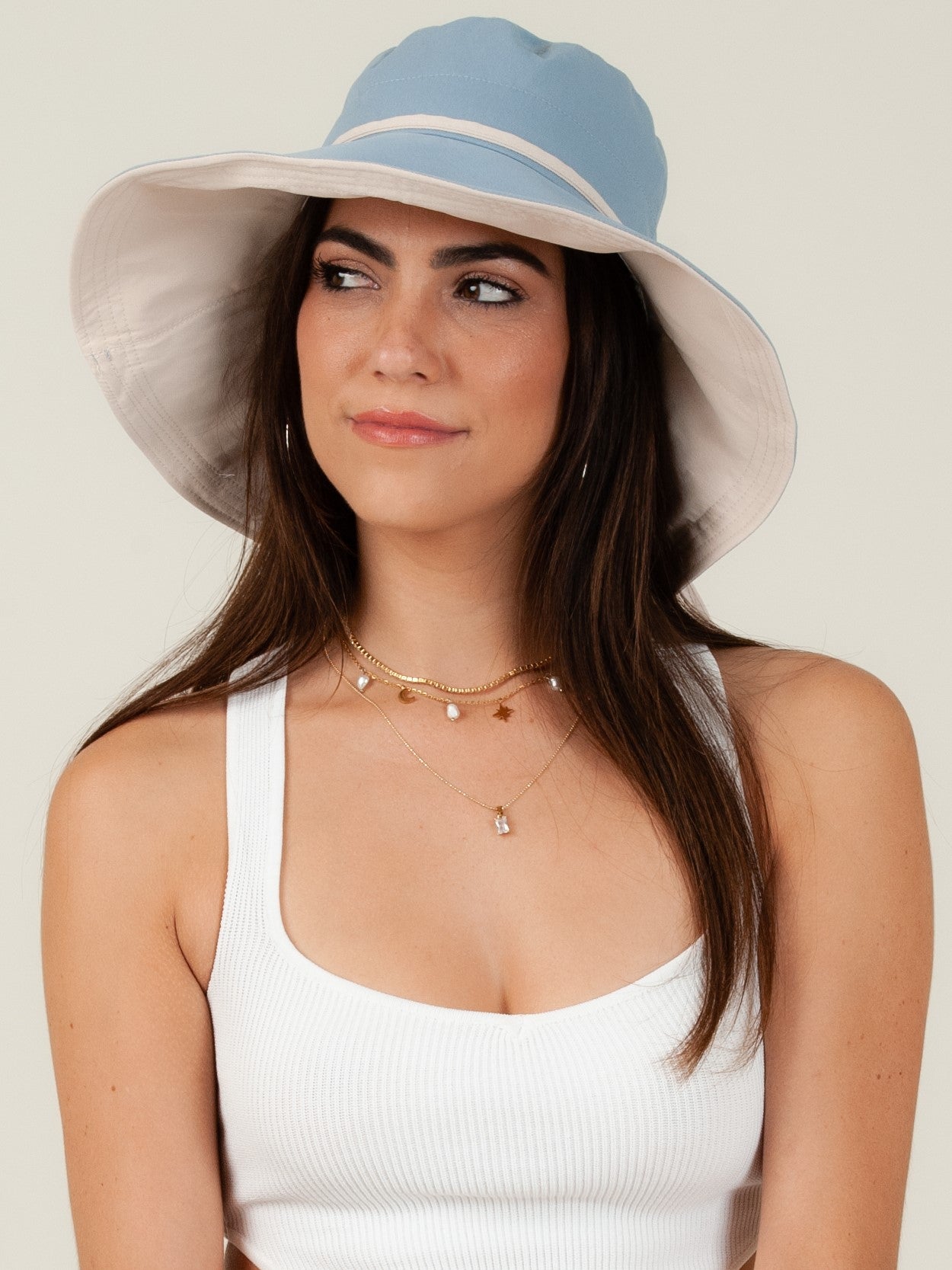 REVERSIBLE BUCKET HAT