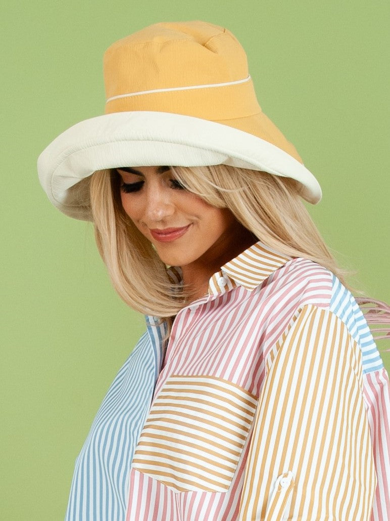 REVERSIBLE BUCKET HAT