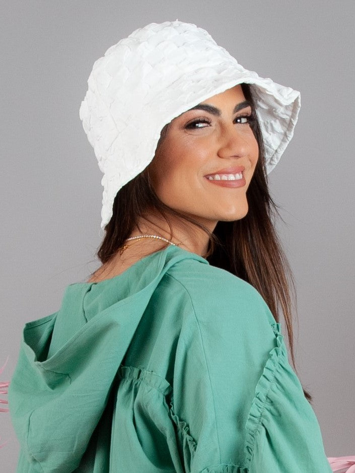 WHITE BUCKET HAT