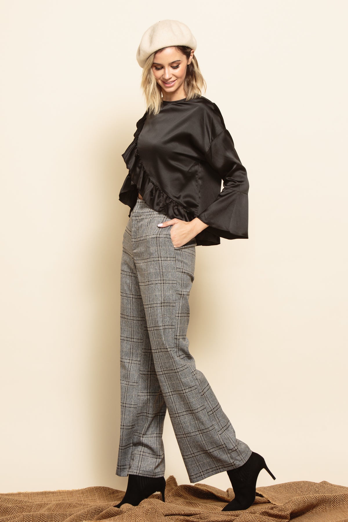 CAROLINE RUFFLE TOP-EBONY