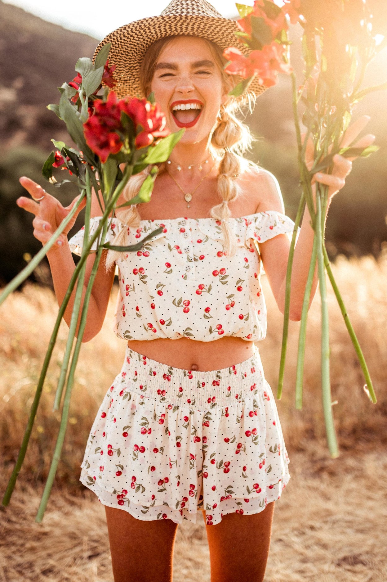 HADLEY FLUTTER SHORTS-IVORY CHERRY