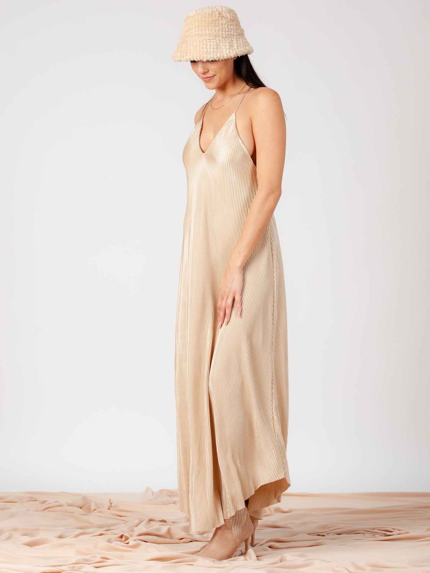 FLOWY MAXI DRESS