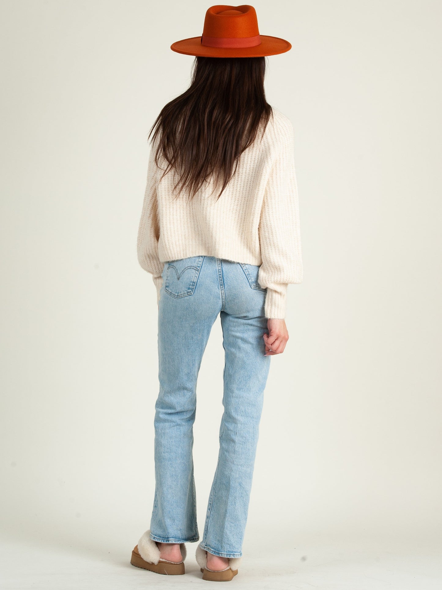 CREAM SWEATER