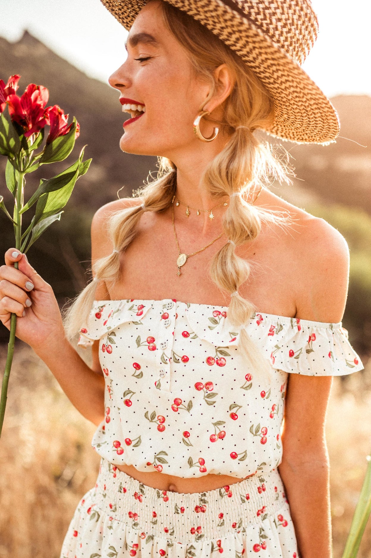 JULIET OTS CROP TOP-IVORY CHERRY