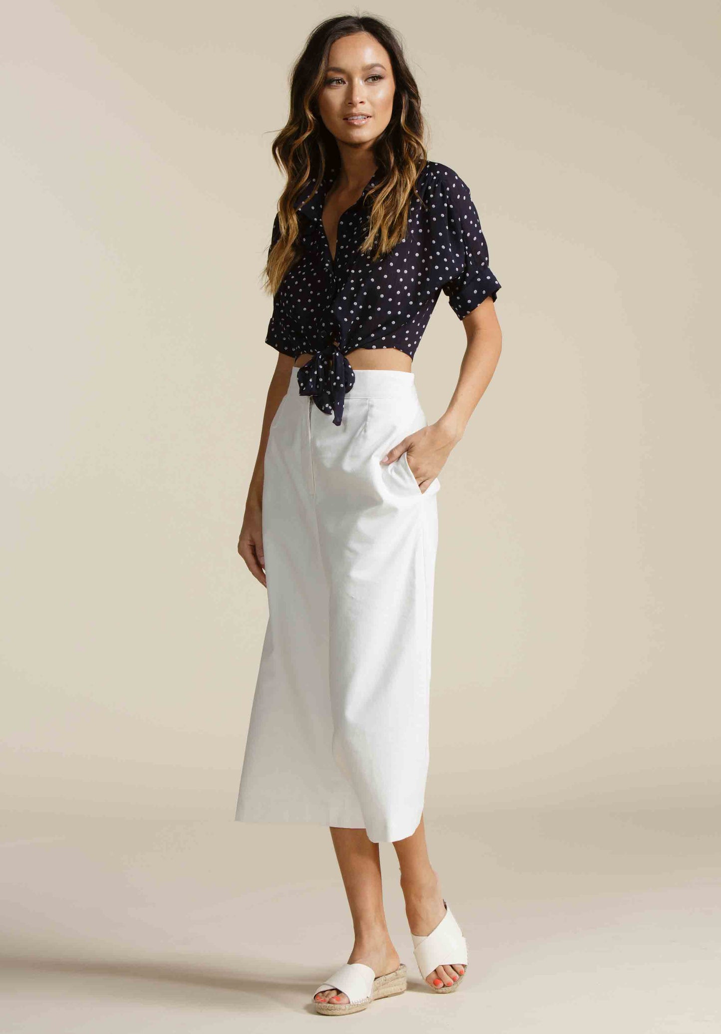 VERA BUTTON UP CROP TOP-NAVY/PINK DOT