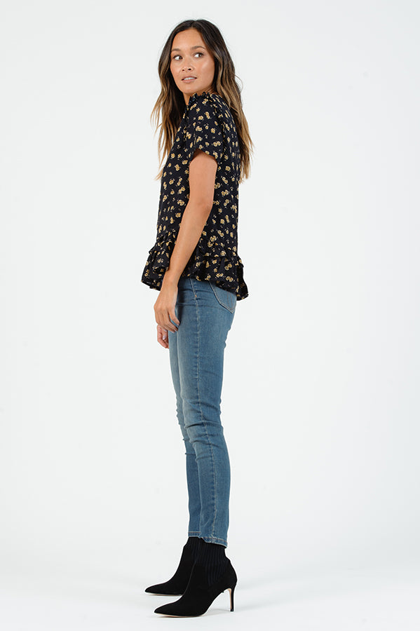 SHELBY SCOOP NECK RUFFLE TOP-NAVY FLORAL