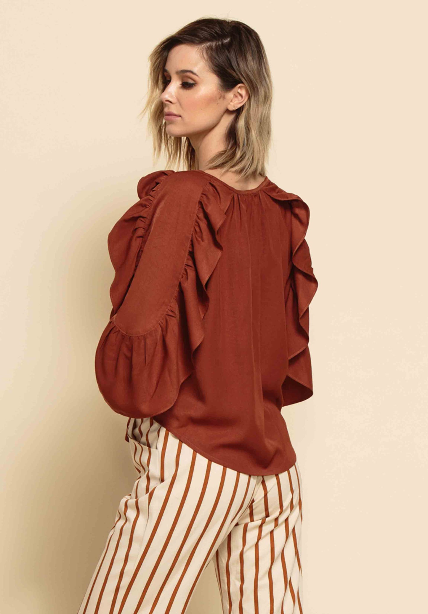 ELLIANA RUFFLE BLOUSE-CHESTNUT