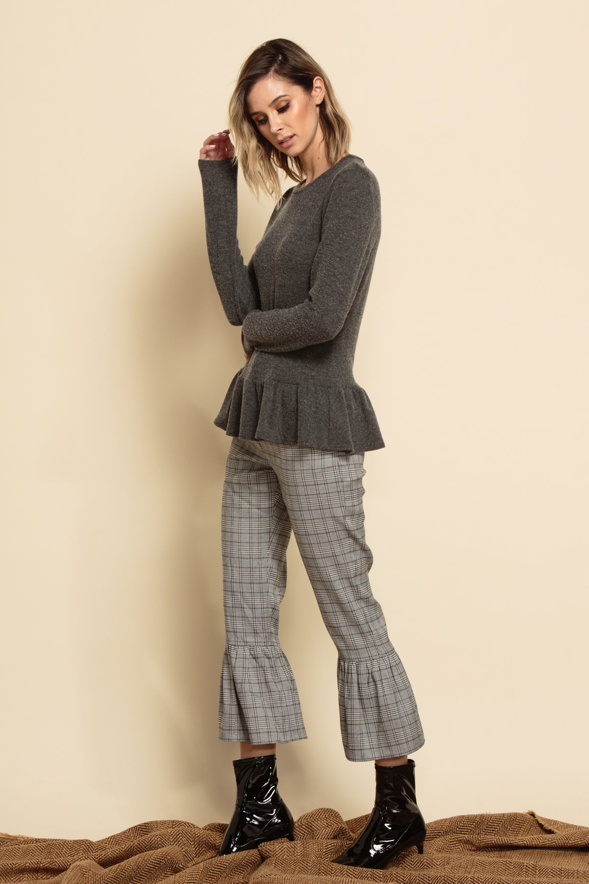 AMBER CROPPED PANTS-BLACK & WHITE PLAID